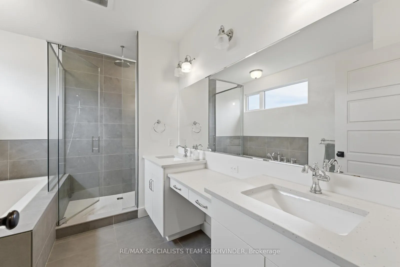 Photo 28 of 1270 15th Side Road, Milton, Moffat — HOMEH