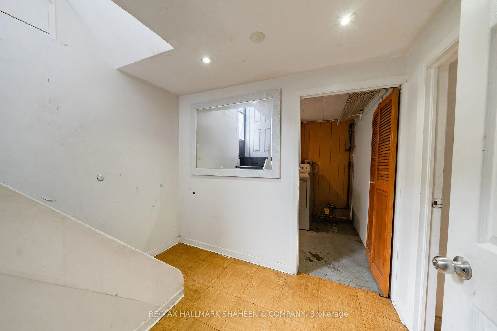 Photo 4 of 378 O'Connor Drive, Toronto, East York — HOMEH