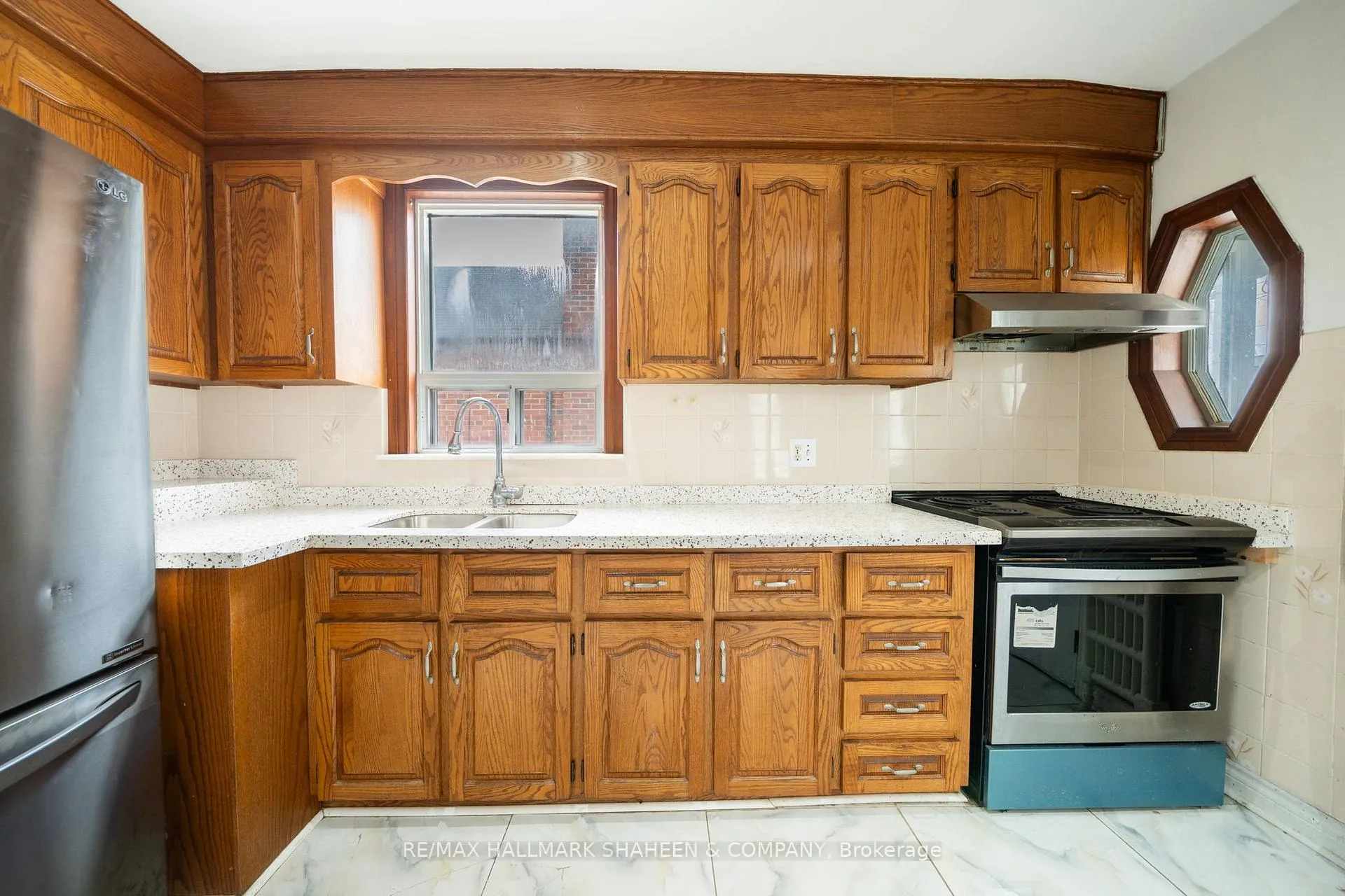 Photo 14 of 378 O'Connor Drive, Toronto, East York — HOMEH