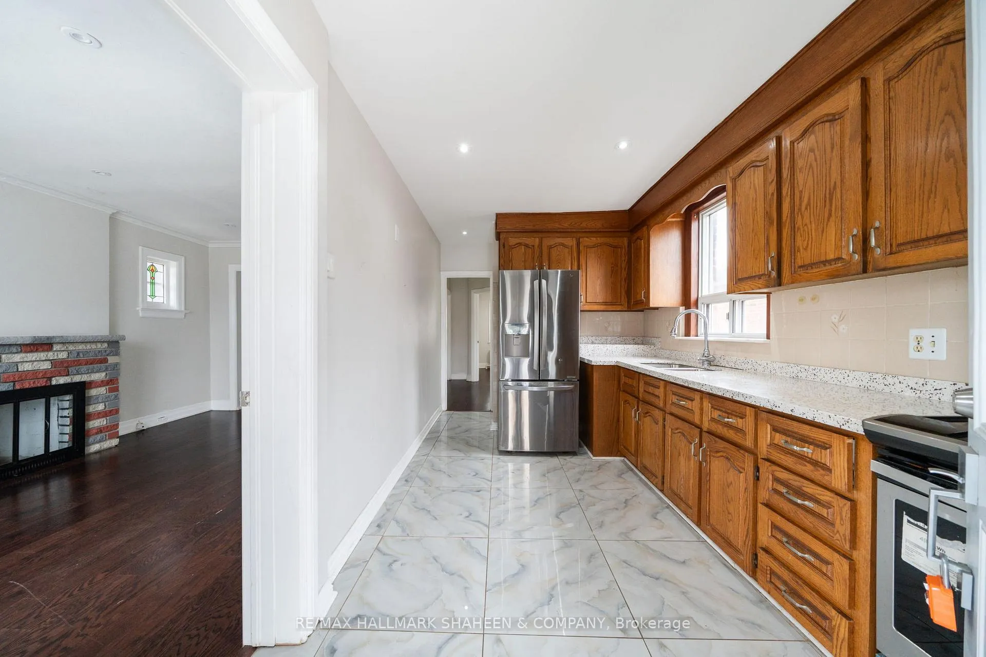 Photo 16 of 378 O'Connor Drive, Toronto, East York — HOMEH