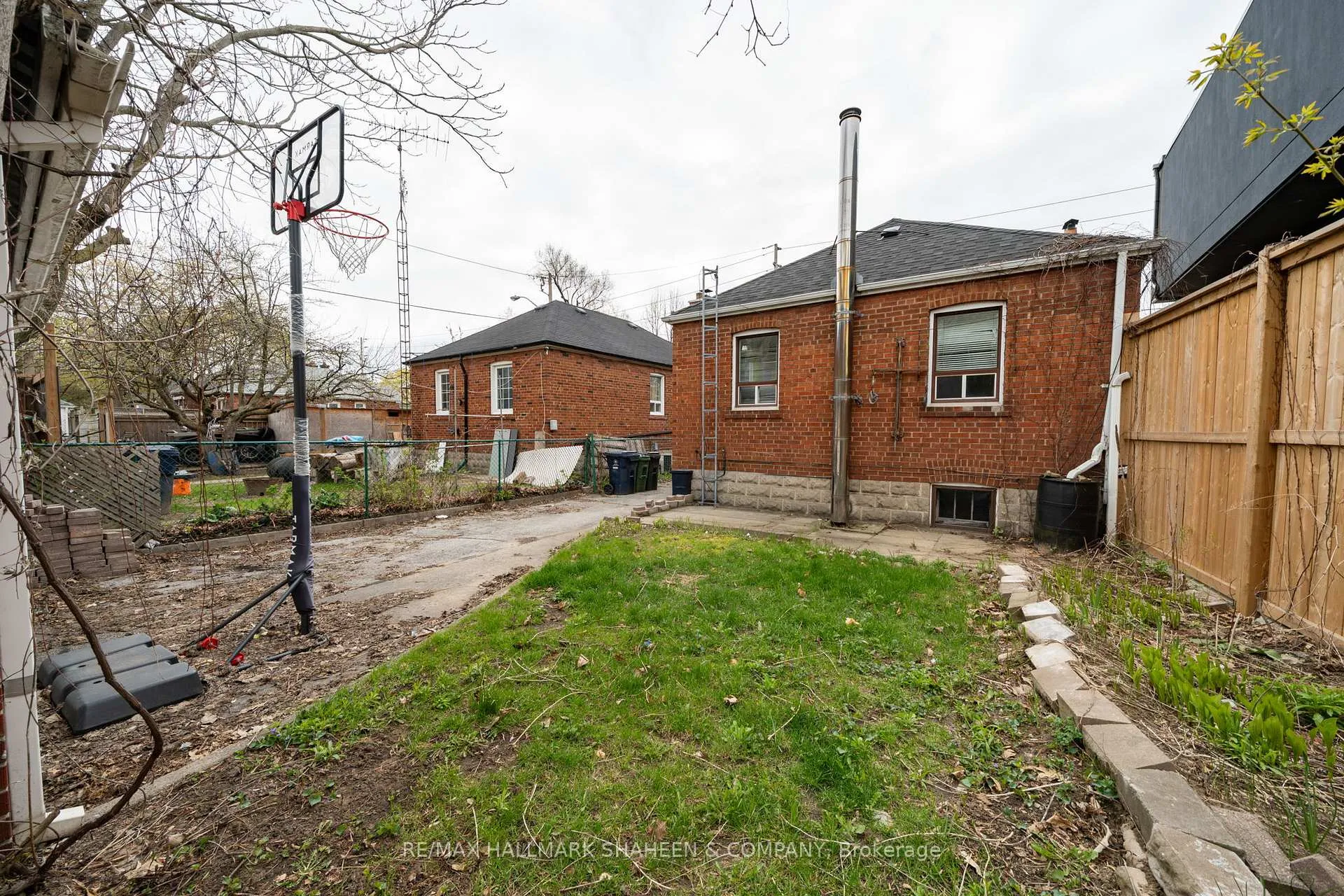 Photo 20 of 378 O'Connor Drive, Toronto, East York — HOMEH