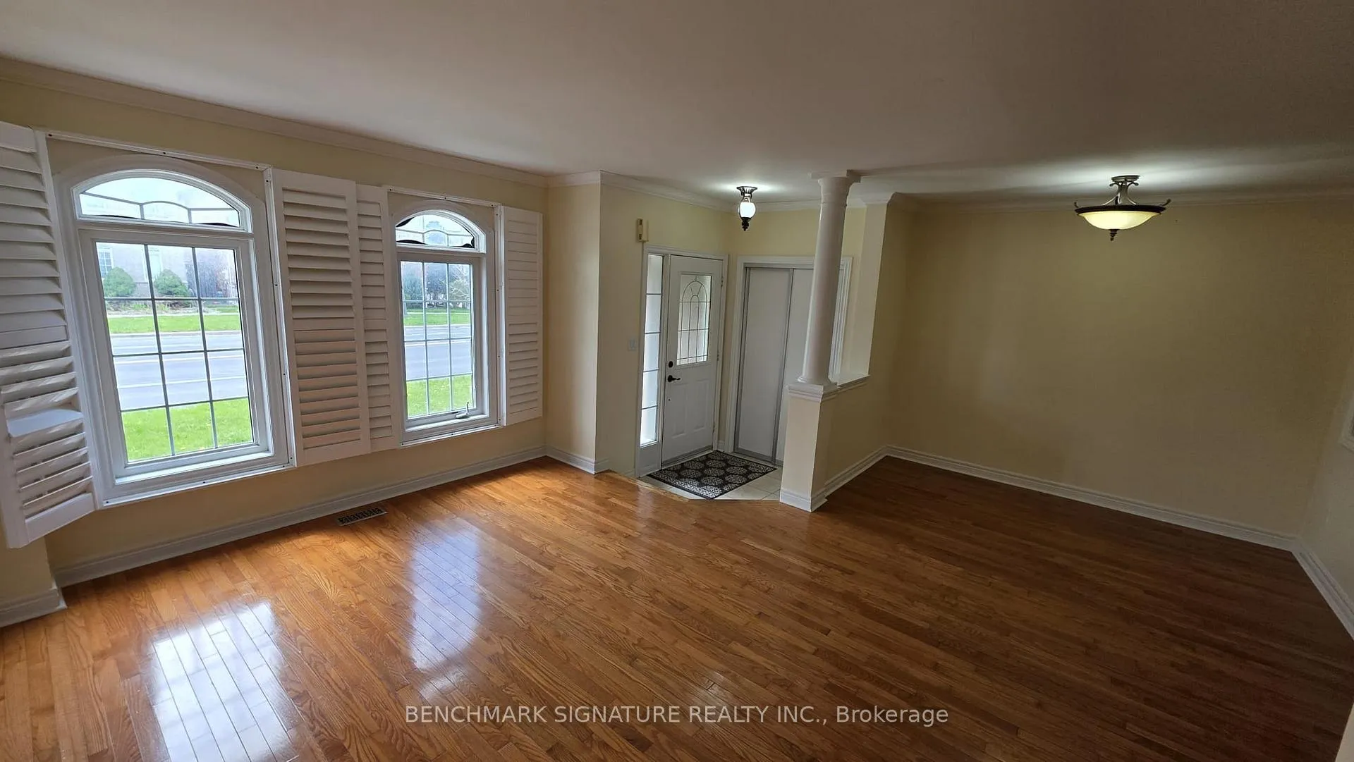 Photo 2 of 2030 Bur Oak Avenue, Markham, Greensborough — HOMEH