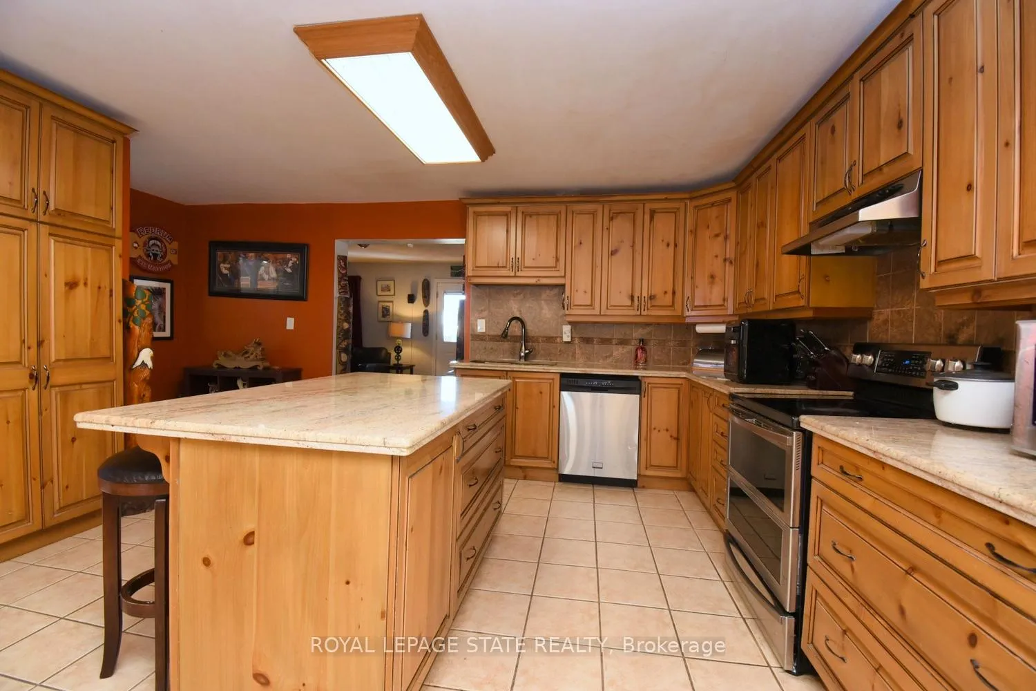 Photo 9 of 53 Seventh Avenue, Brantford — HOMEH