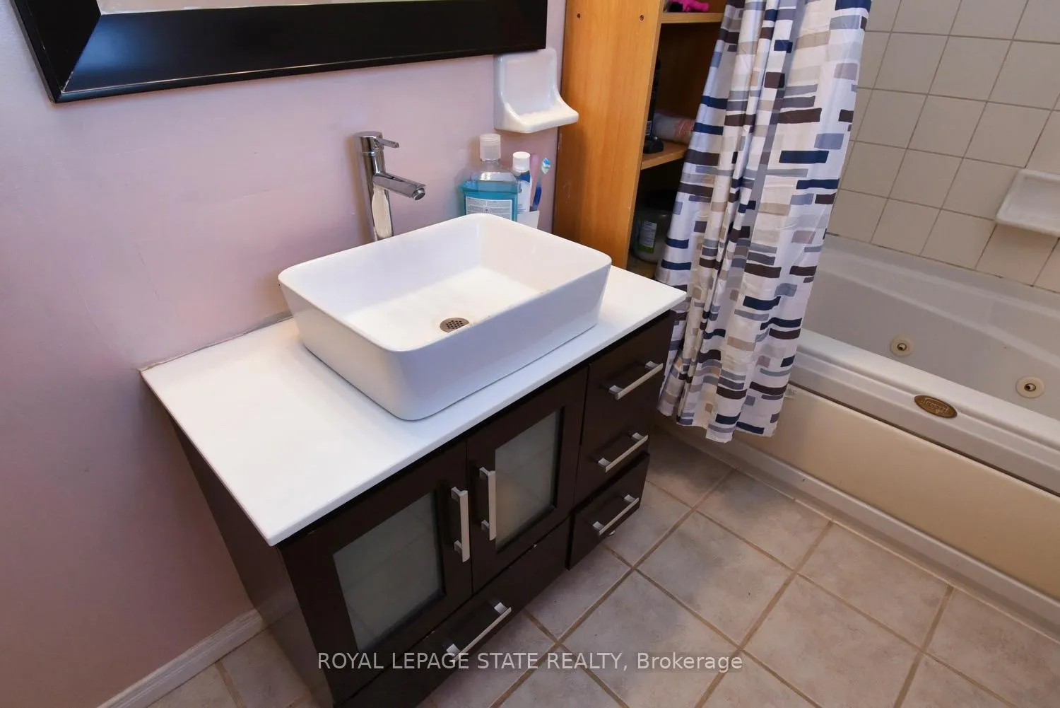 Photo 23 of 53 Seventh Avenue, Brantford — HOMEH