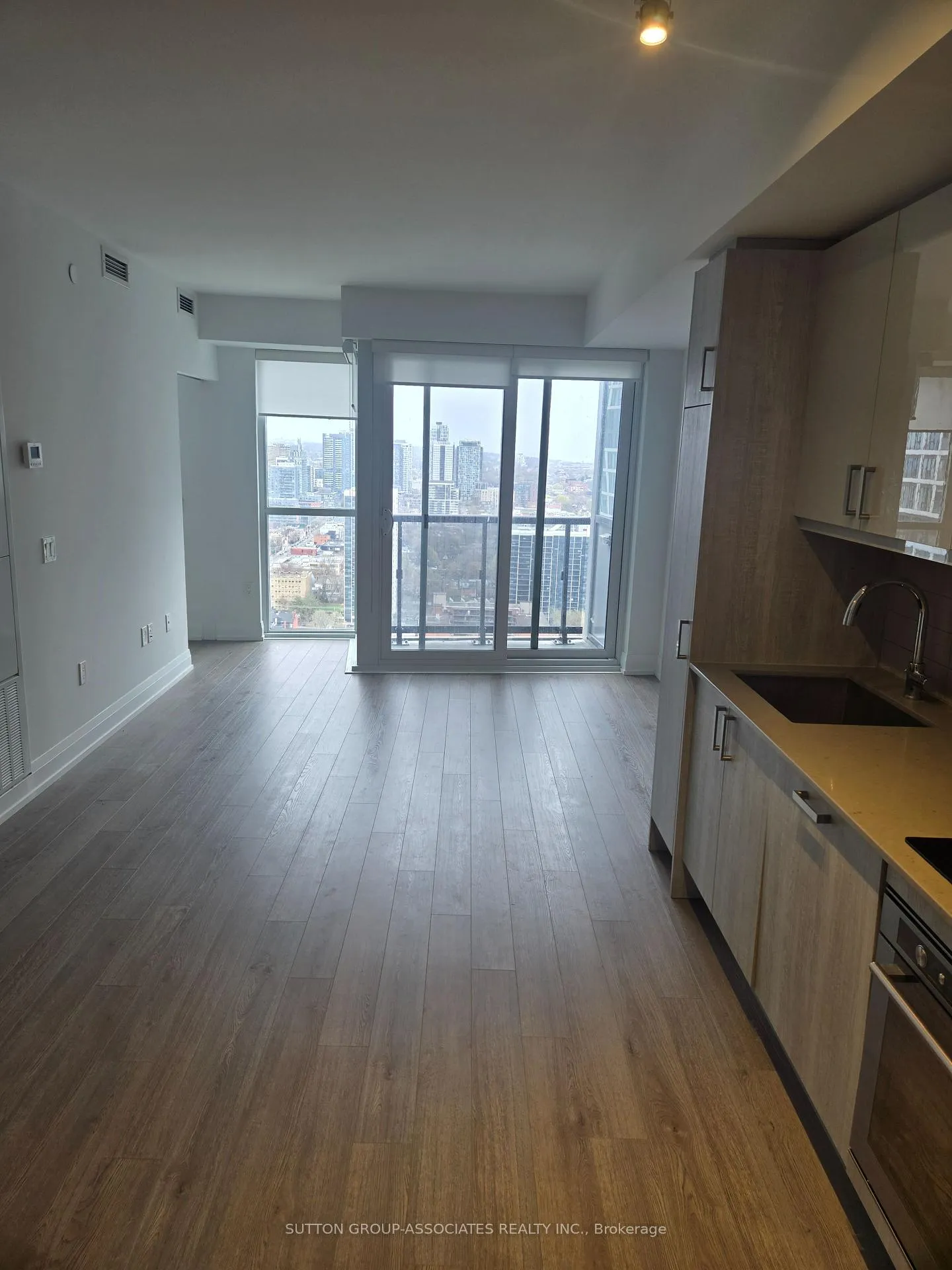 Photo 4 of Unit 3001, 77 Mutual Street, Toronto, Church-Yonge Corridor — HOMEH
