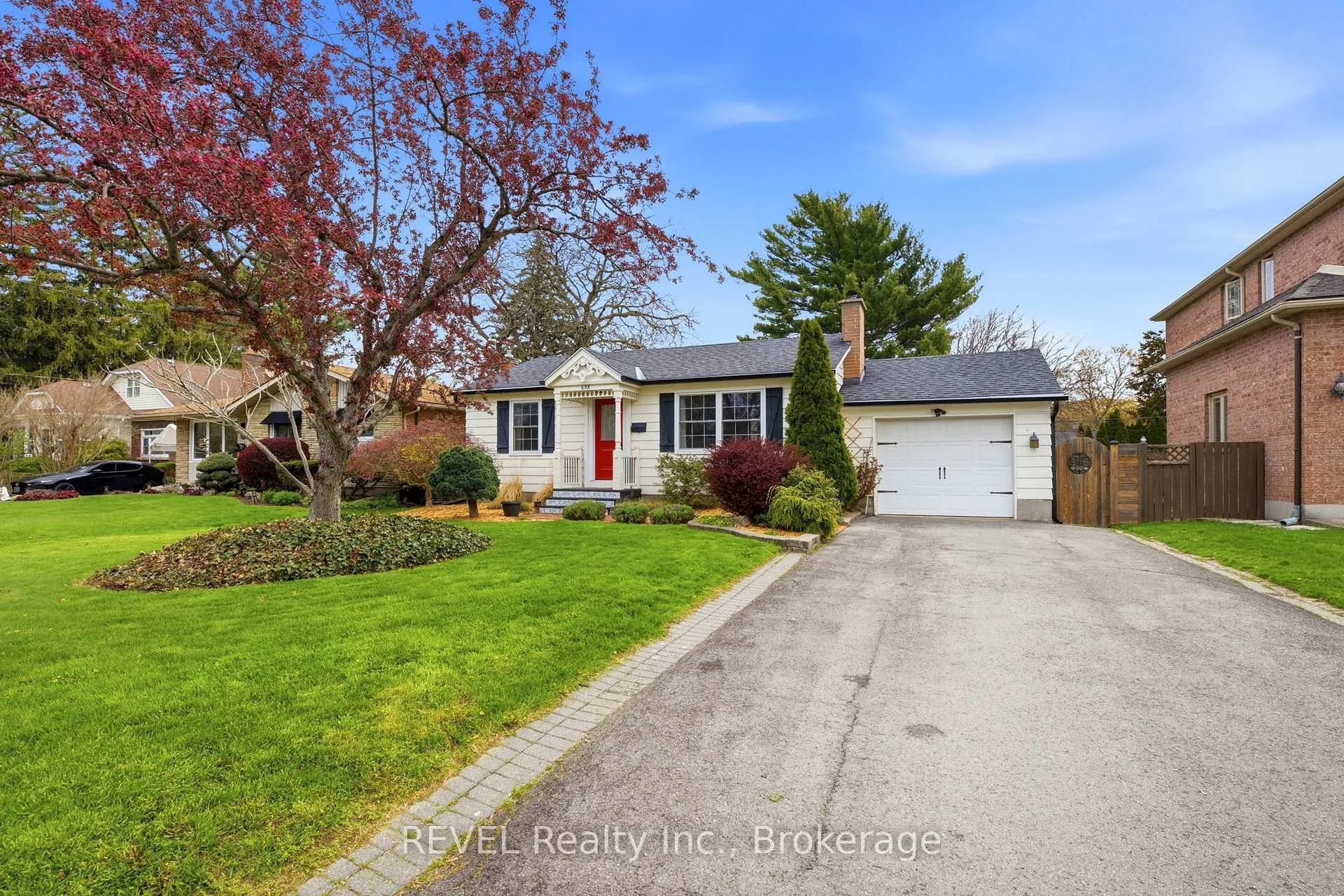 Photo 1 of 658 Geneva Street, St. Catharines, Lakeshore — HOMEH