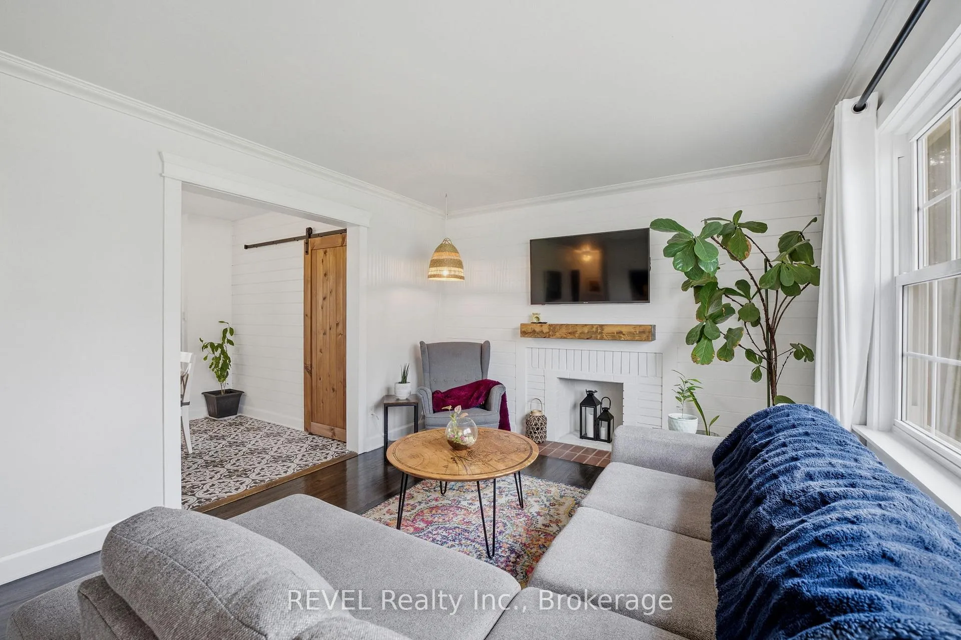 Photo 4 of 658 Geneva Street, St. Catharines, Lakeshore — HOMEH