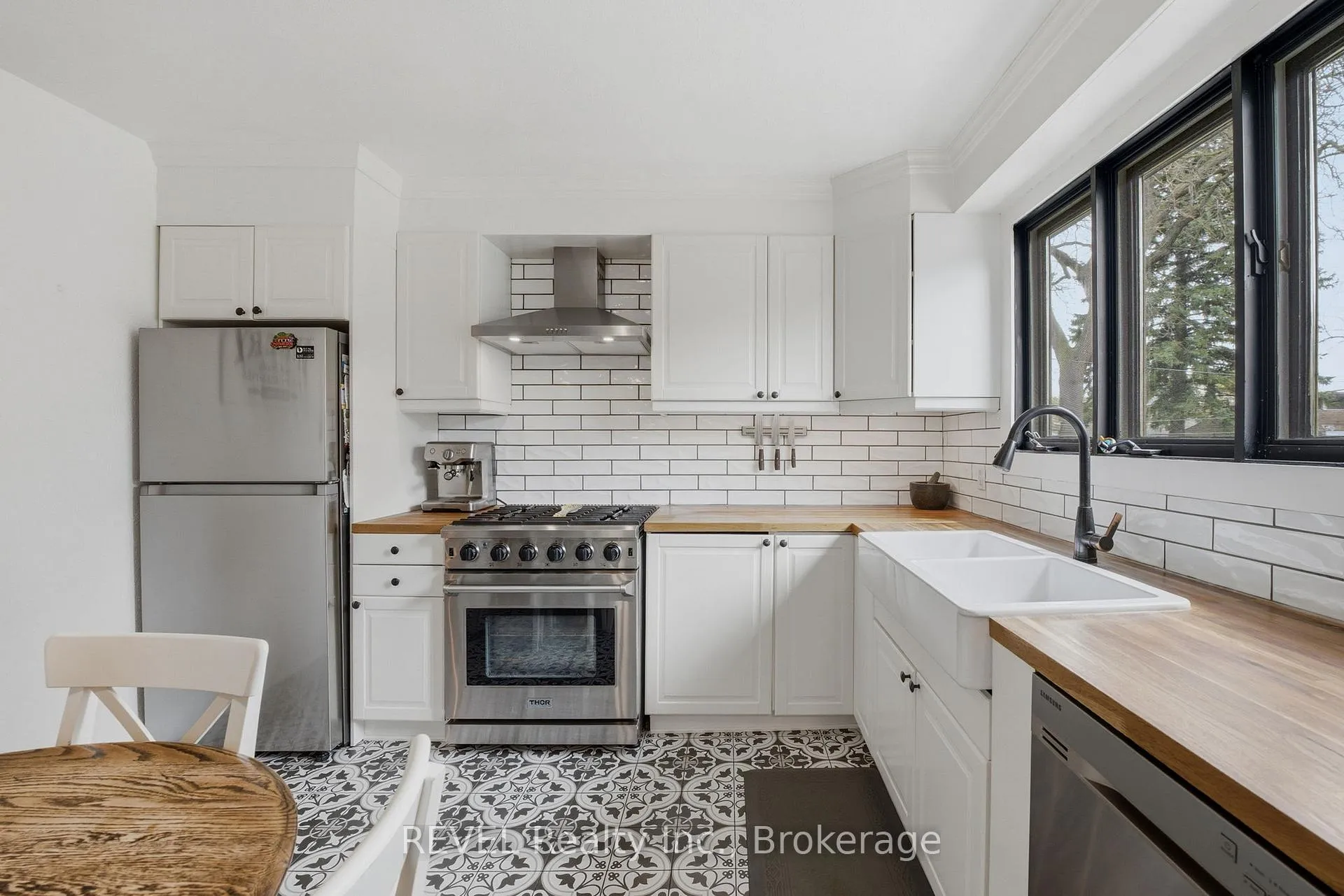 Photo 9 of 658 Geneva Street, St. Catharines, Lakeshore — HOMEH