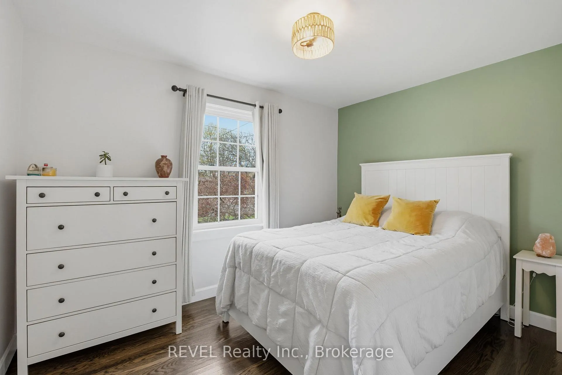 Photo 12 of 658 Geneva Street, St. Catharines, Lakeshore — HOMEH