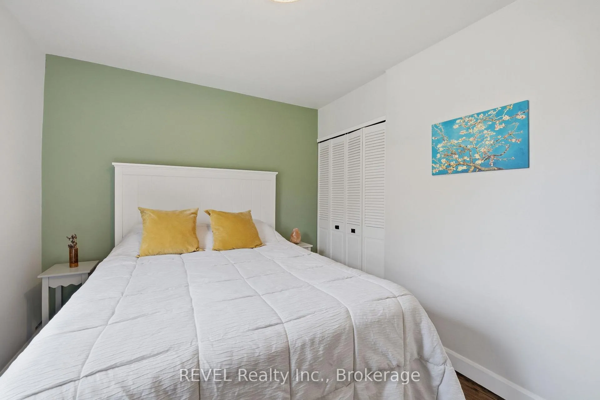Photo 13 of 658 Geneva Street, St. Catharines, Lakeshore — HOMEH