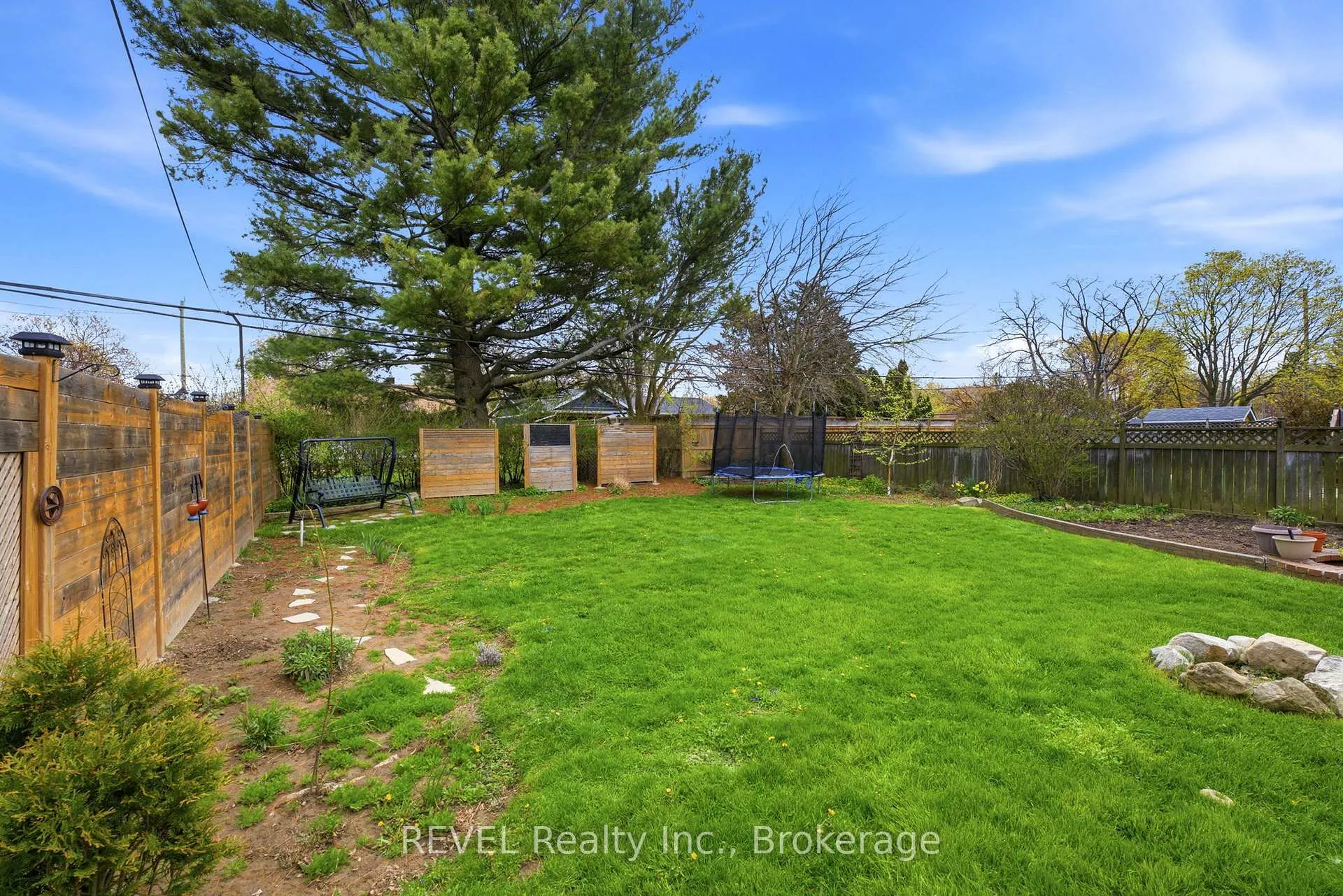 Photo 28 of 658 Geneva Street, St. Catharines, Lakeshore — HOMEH