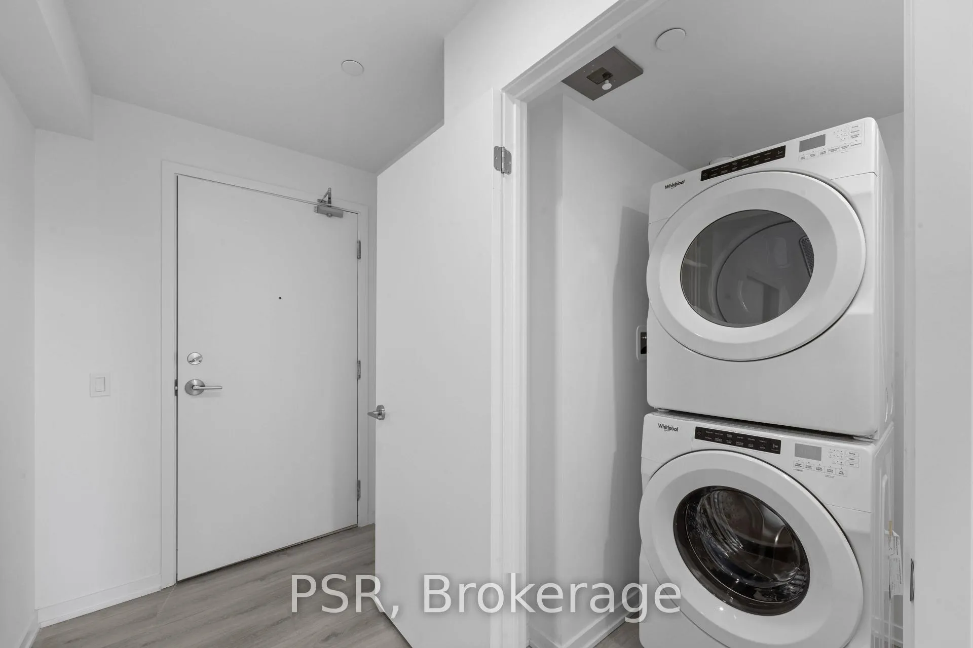 Photo 11 of Unit 408, 101 Roehampton Avenue, Toronto, Mount Pleasant West — HOMEH