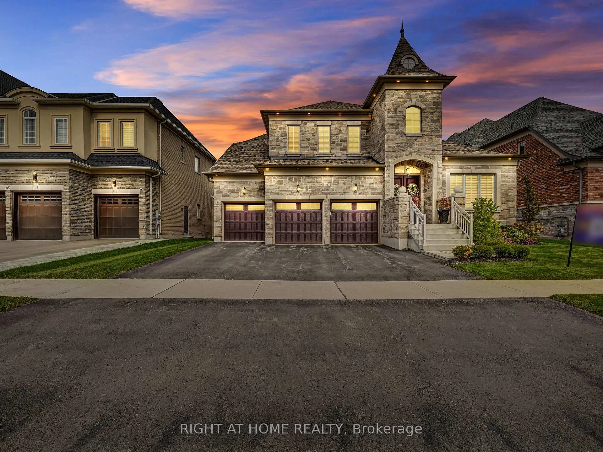 Photo 1 of 28 Coppermine Court, King, Nobleton — HOMEH