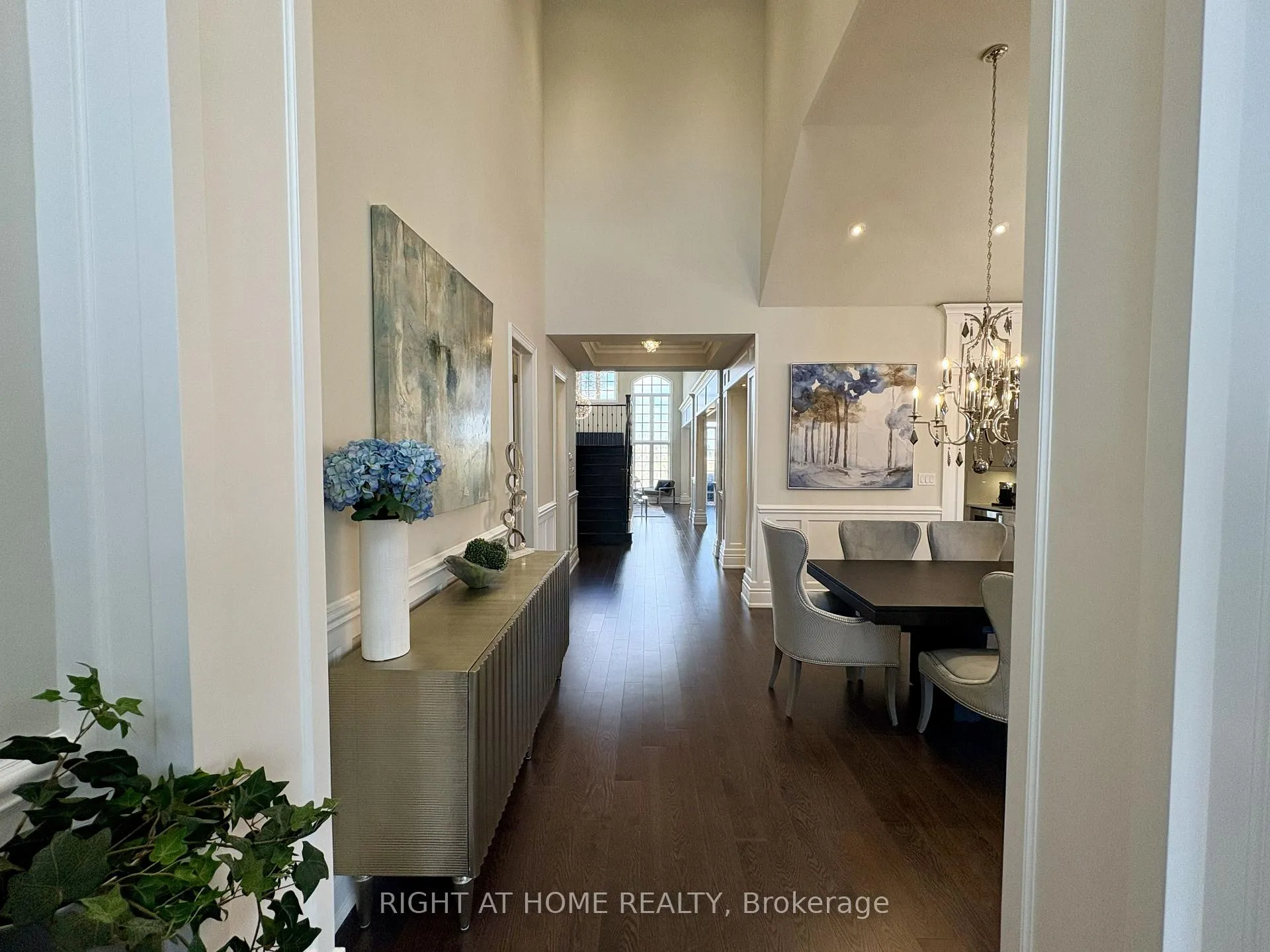 Photo 7 of 28 Coppermine Court, King, Nobleton — HOMEH