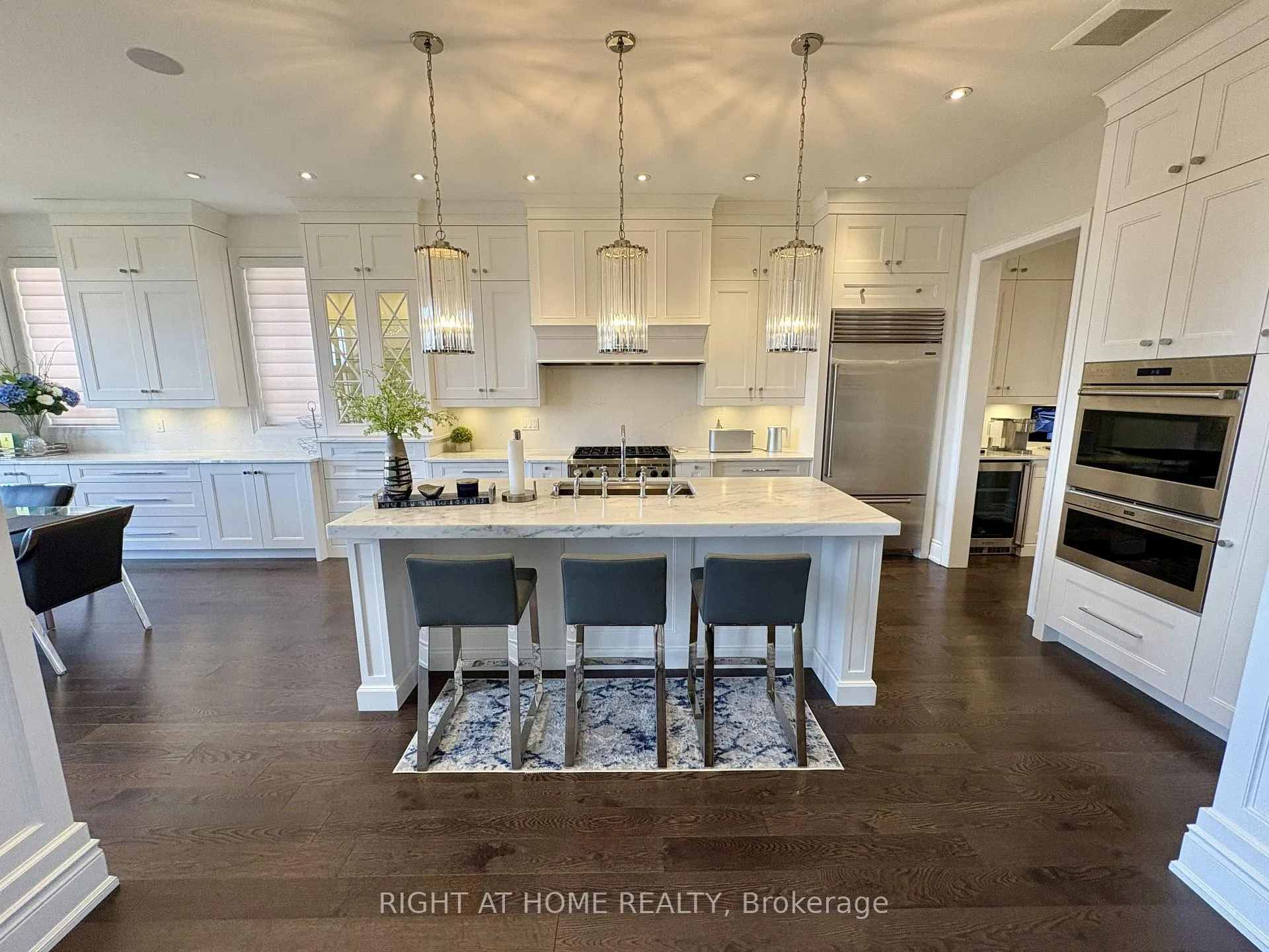 Photo 9 of 28 Coppermine Court, King, Nobleton — HOMEH