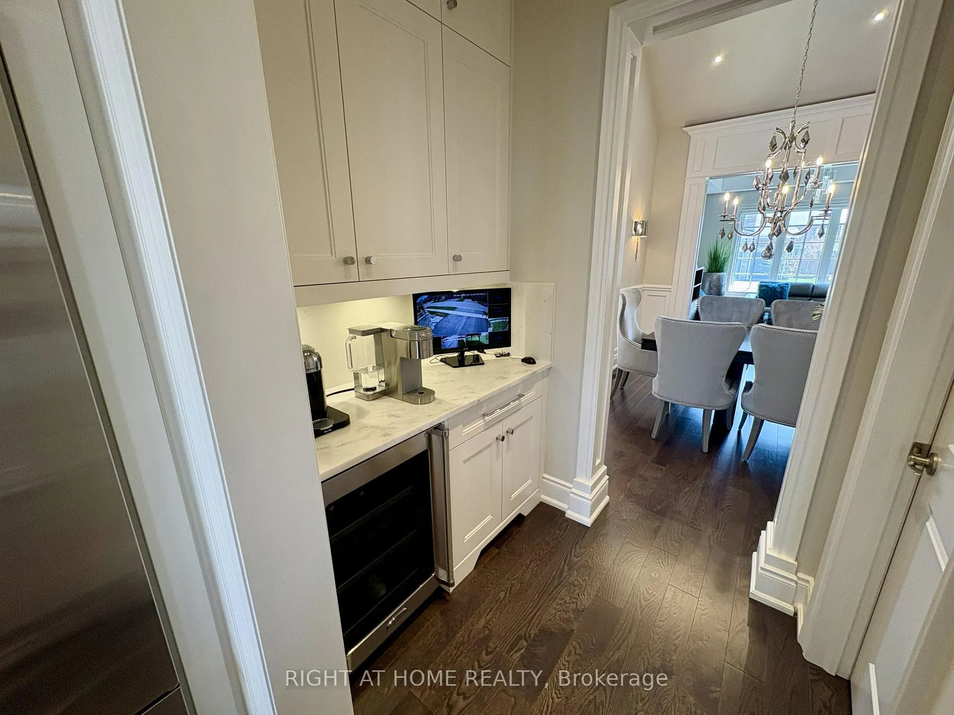 Photo 12 of 28 Coppermine Court, King, Nobleton — HOMEH