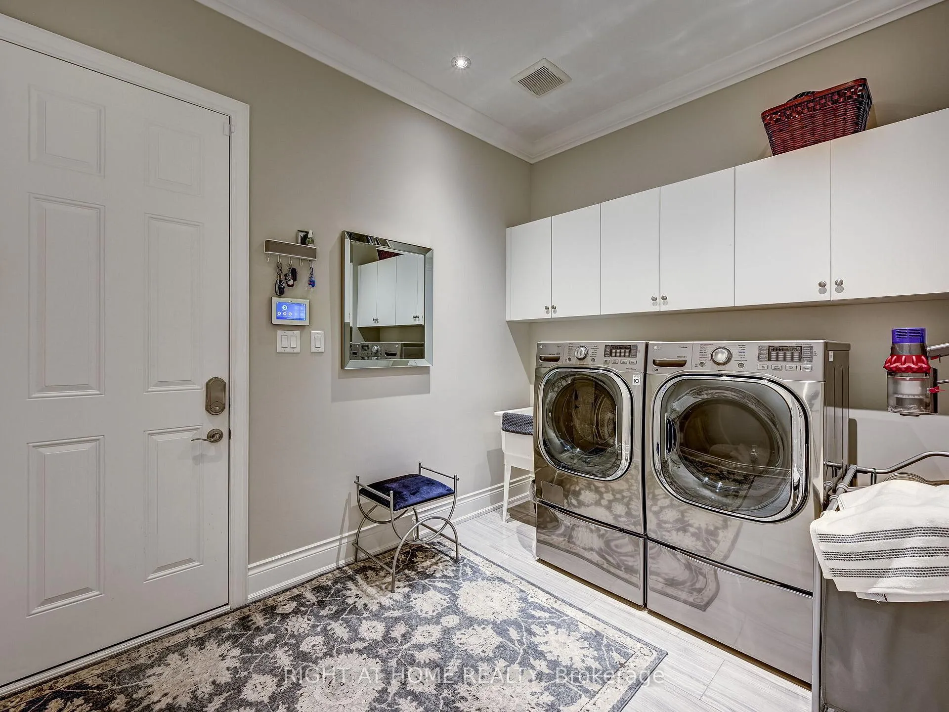 Photo 25 of 28 Coppermine Court, King, Nobleton — HOMEH