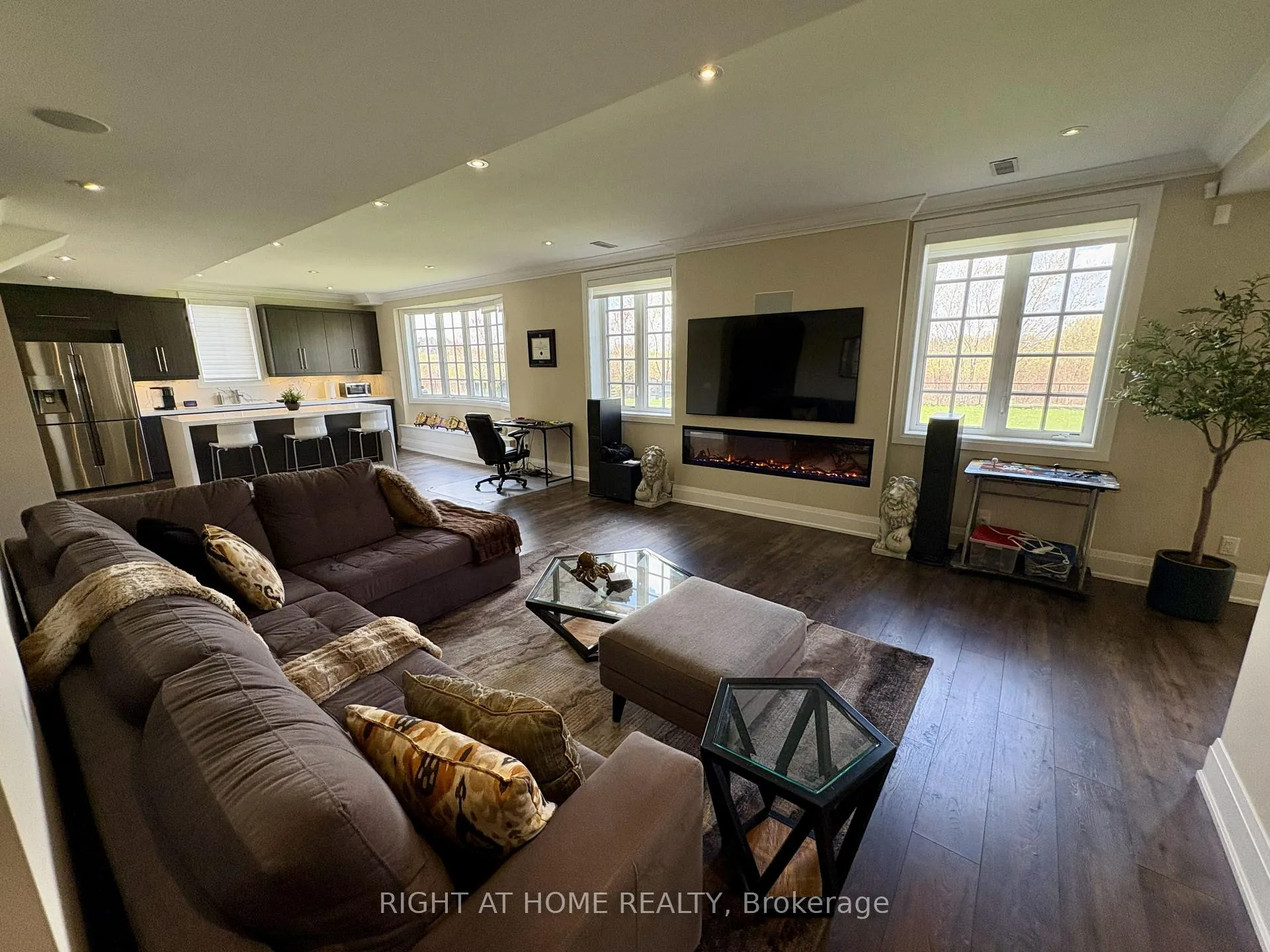 Photo 36 of 28 Coppermine Court, King, Nobleton — HOMEH