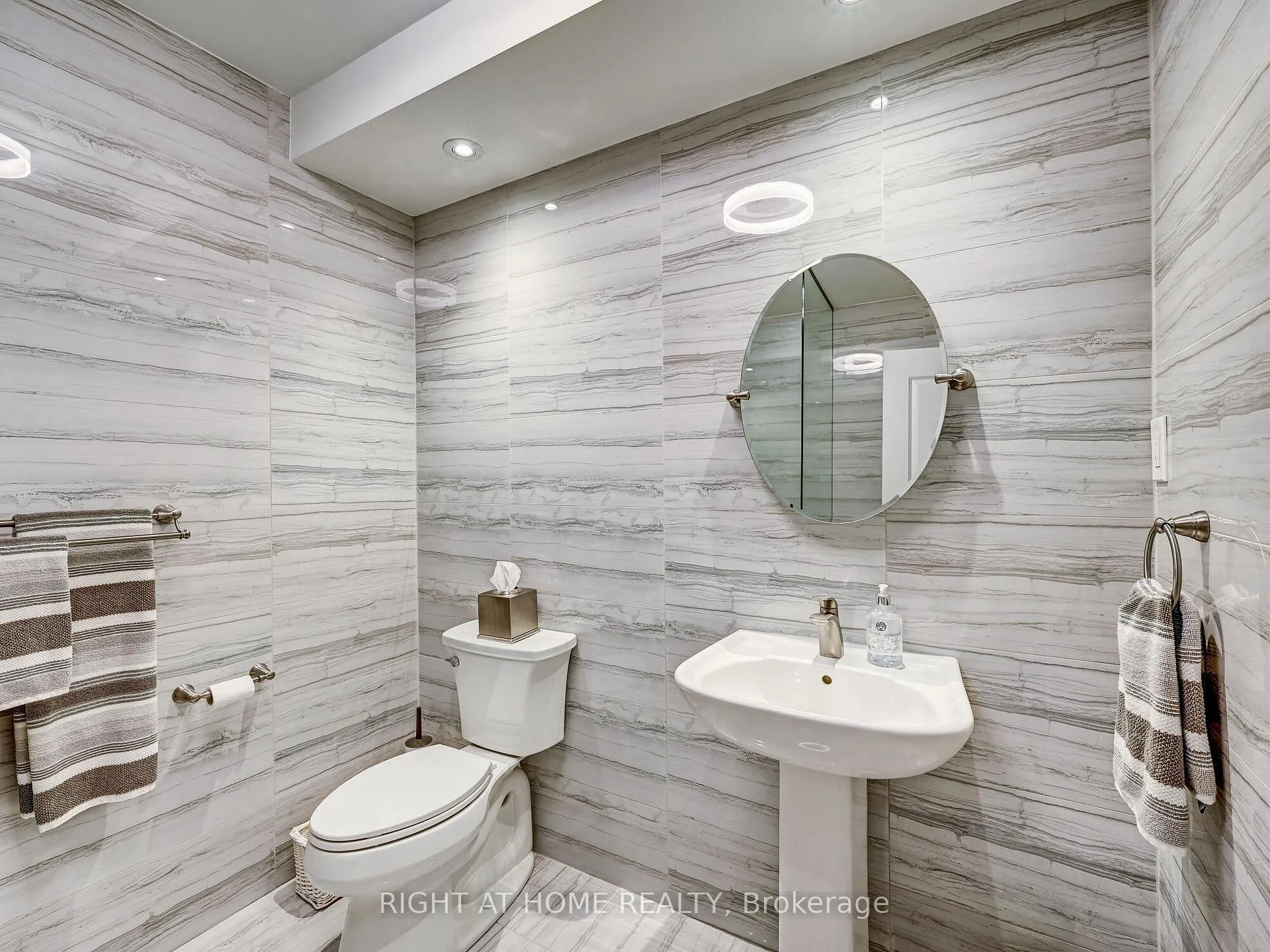 Photo 45 of 28 Coppermine Court, King, Nobleton — HOMEH