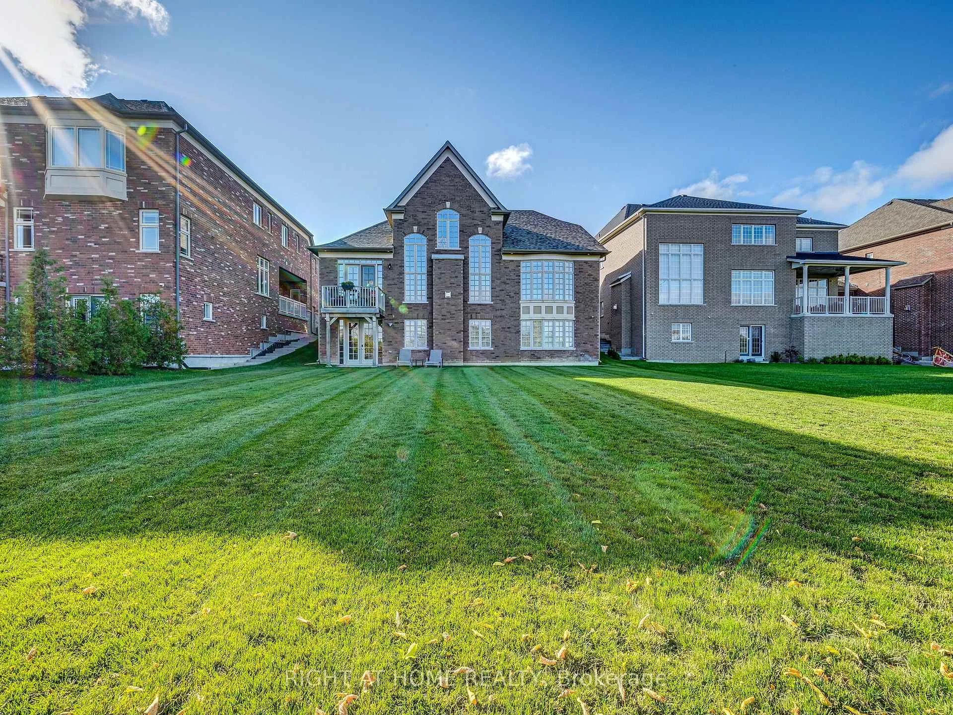 Photo 48 of 28 Coppermine Court, King, Nobleton — HOMEH