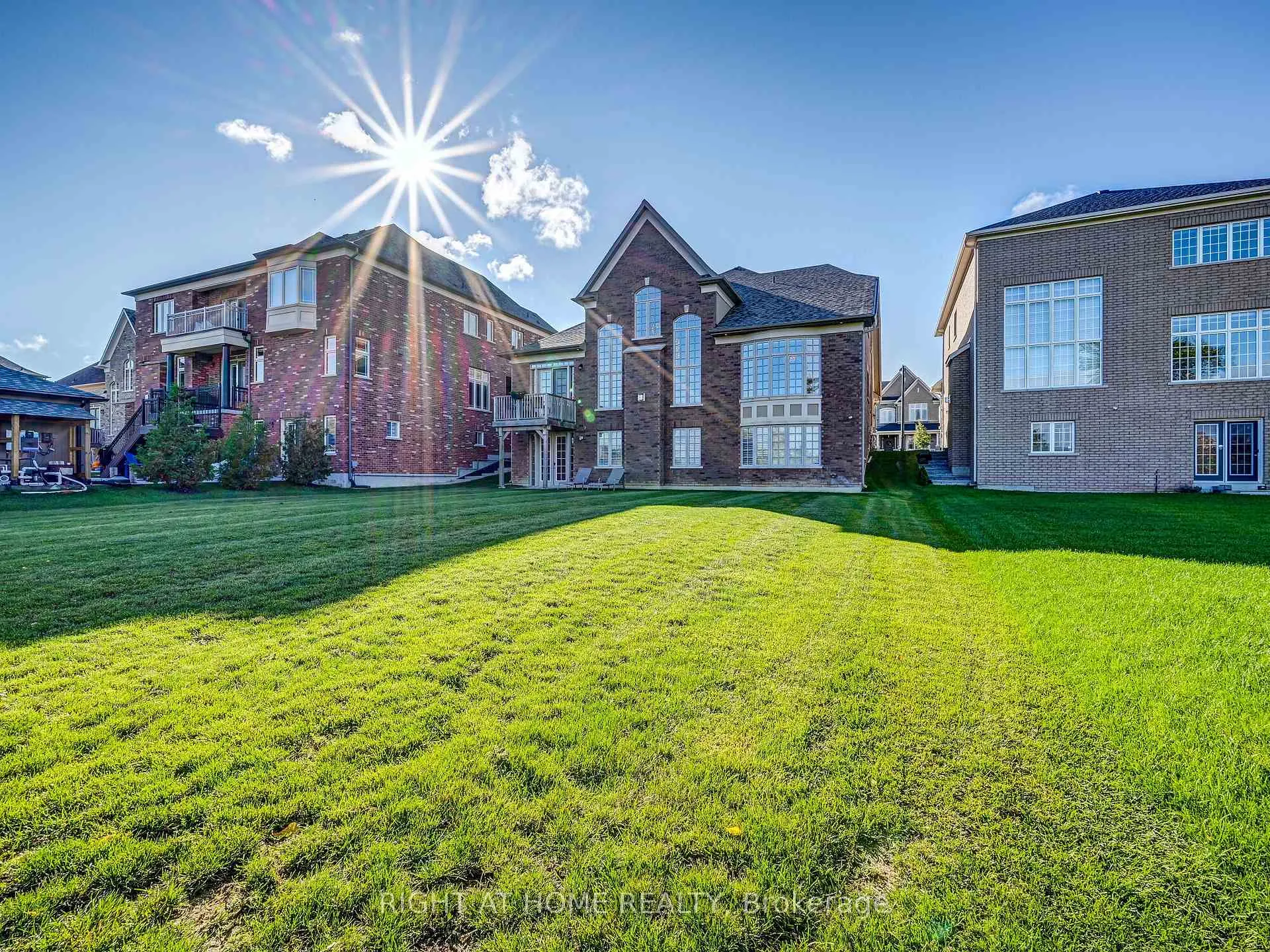 Photo 49 of 28 Coppermine Court, King, Nobleton — HOMEH