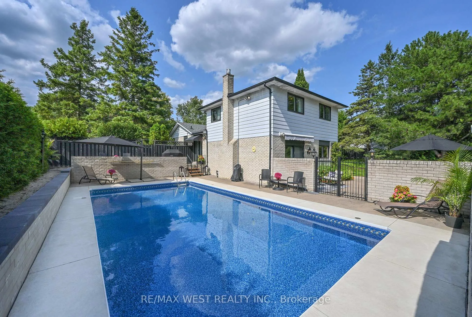 Photo 11 of 17 Pineridge Drive, Caledon, Palgrave — HOMEH