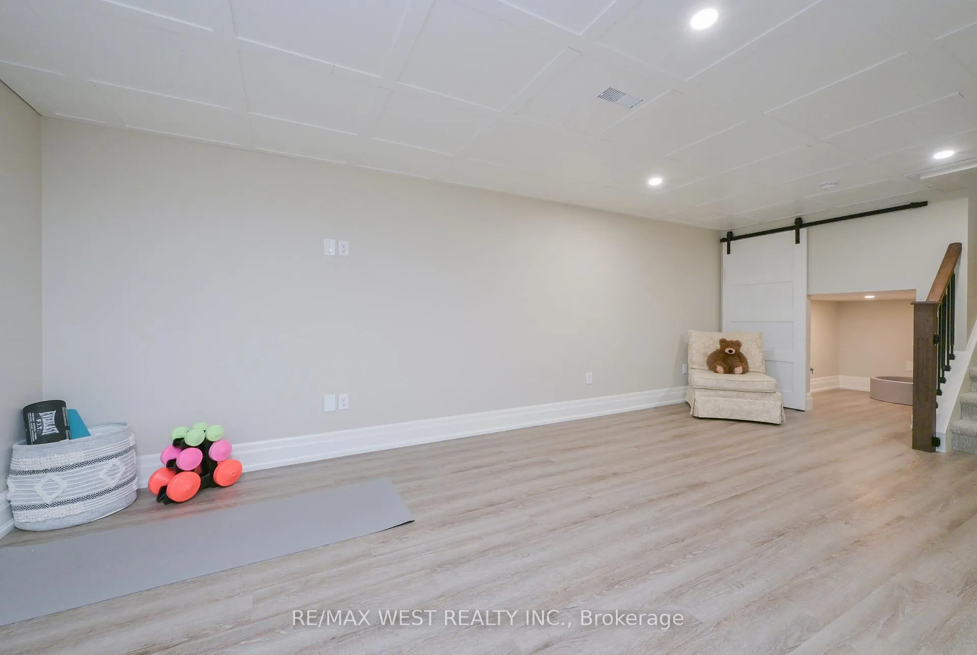 Photo 23 of 17 Pineridge Drive, Caledon, Palgrave — HOMEH