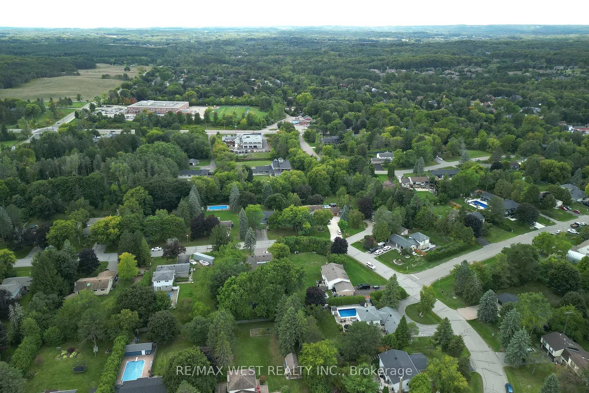 Photo 36 of 17 Pineridge Drive, Caledon, Palgrave — HOMEH