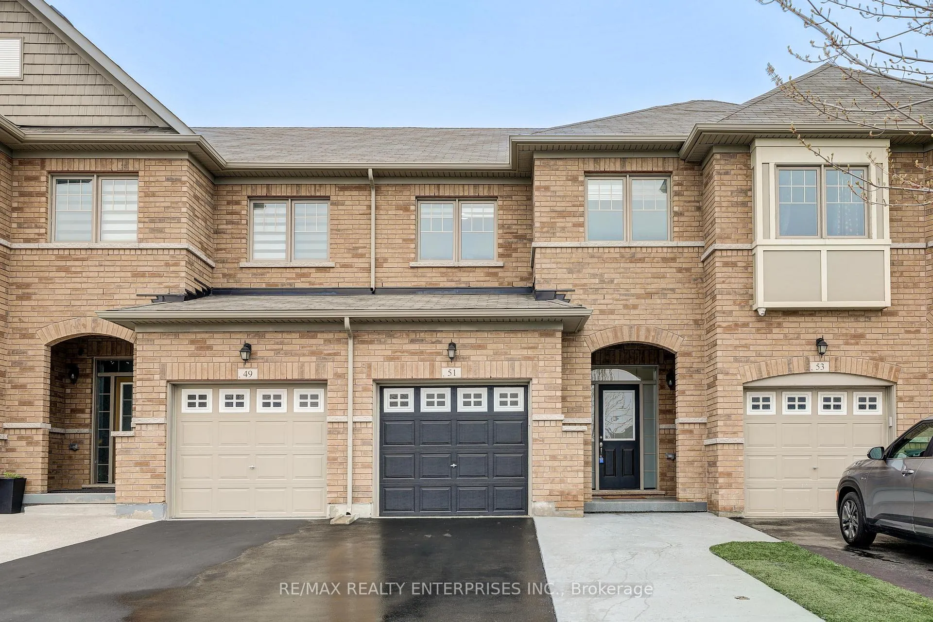 Photo 2 of 51 Davenfield Circle, Brampton, Bram East — HOMEH