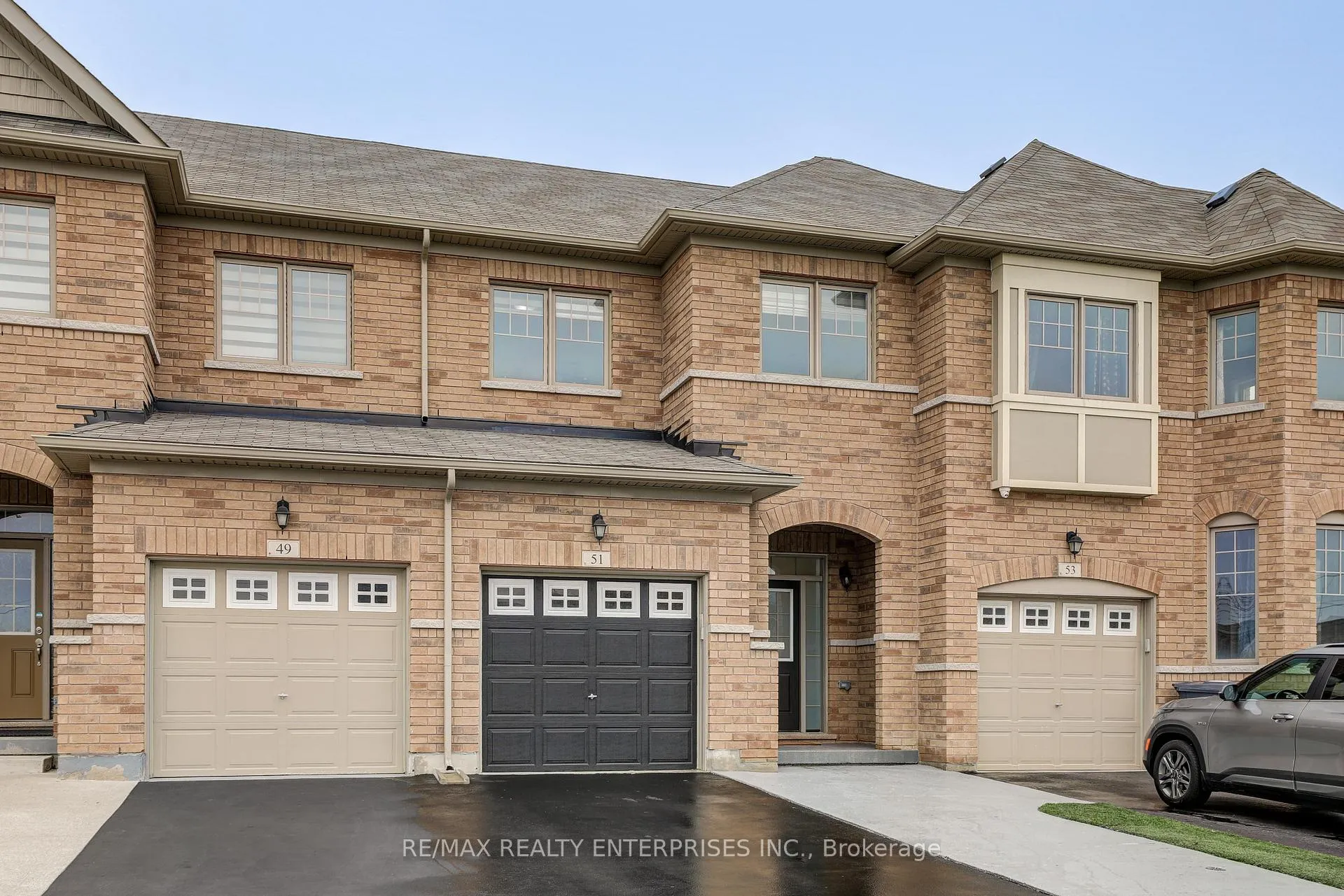 Photo 3 of 51 Davenfield Circle, Brampton, Bram East — HOMEH