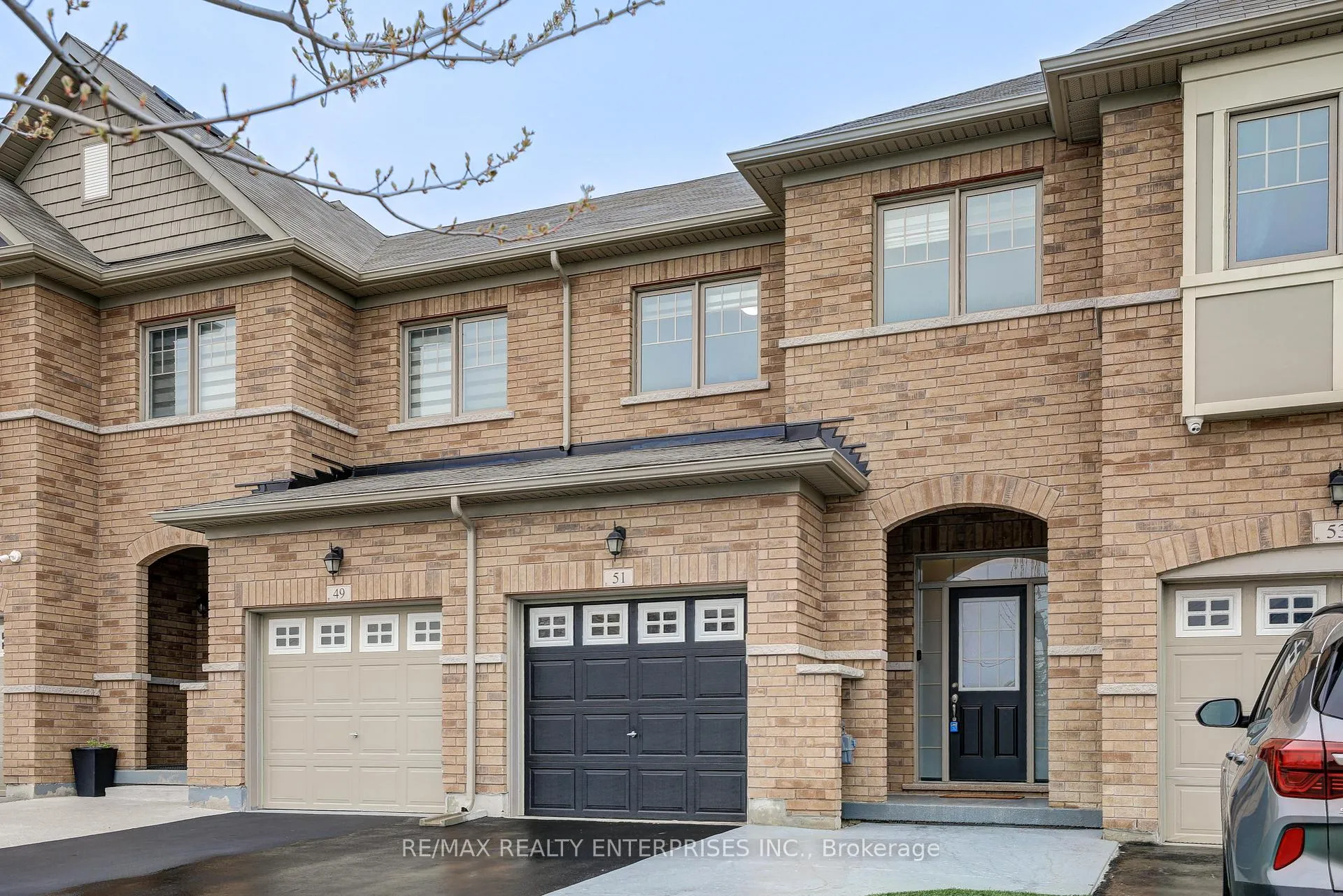 Photo 4 of 51 Davenfield Circle, Brampton, Bram East — HOMEH
