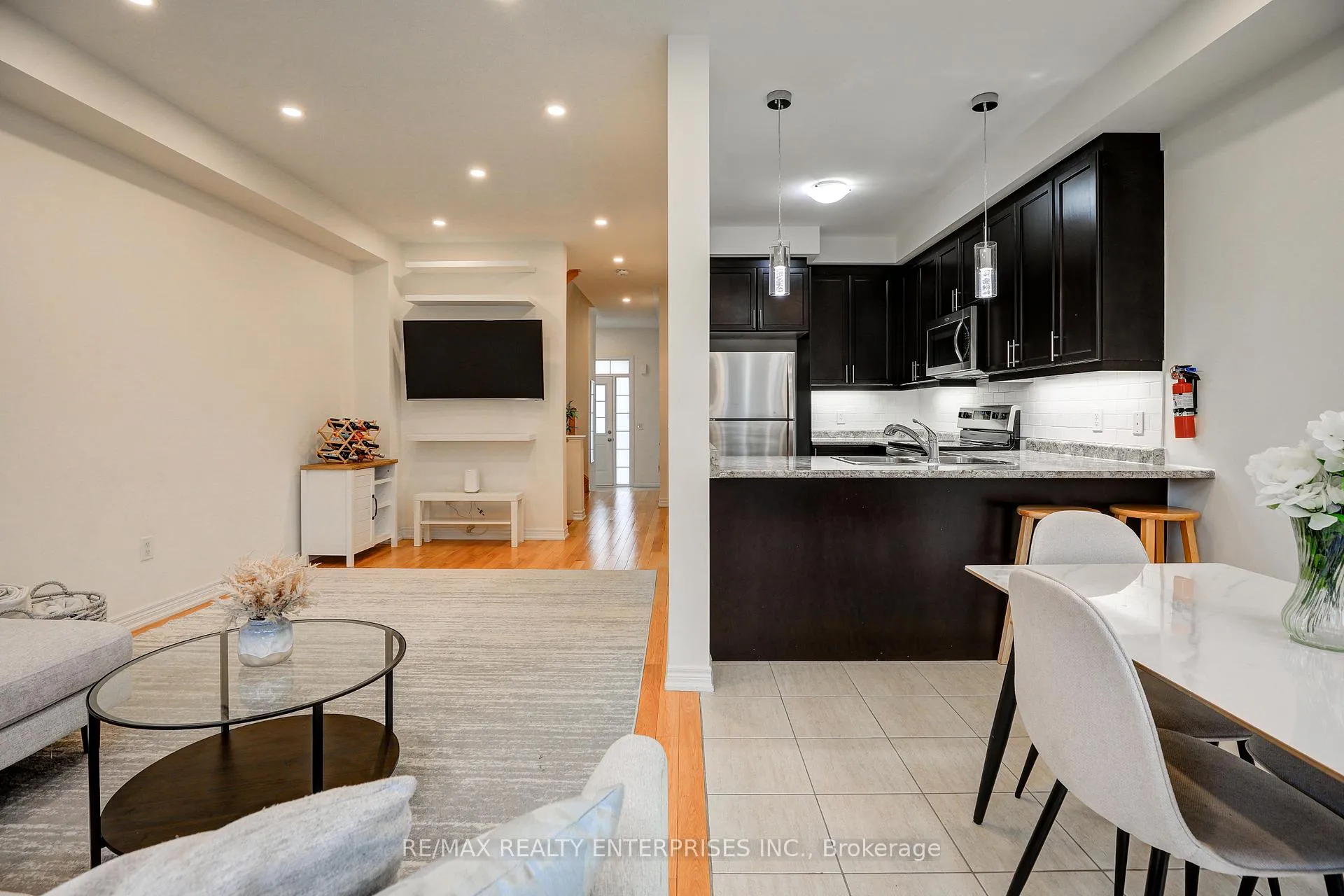 Photo 17 of 51 Davenfield Circle, Brampton, Bram East — HOMEH