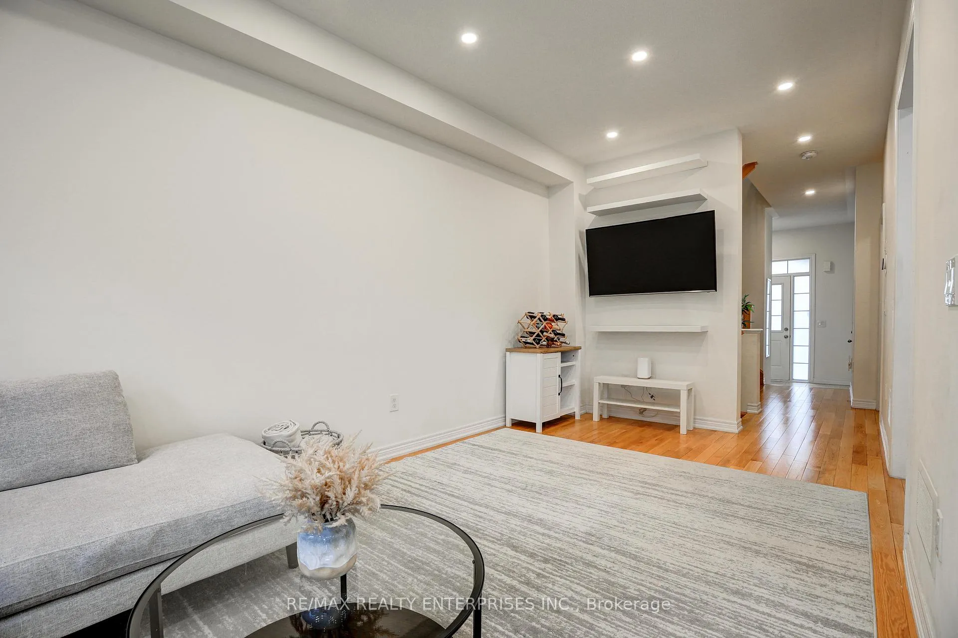 Photo 18 of 51 Davenfield Circle, Brampton, Bram East — HOMEH