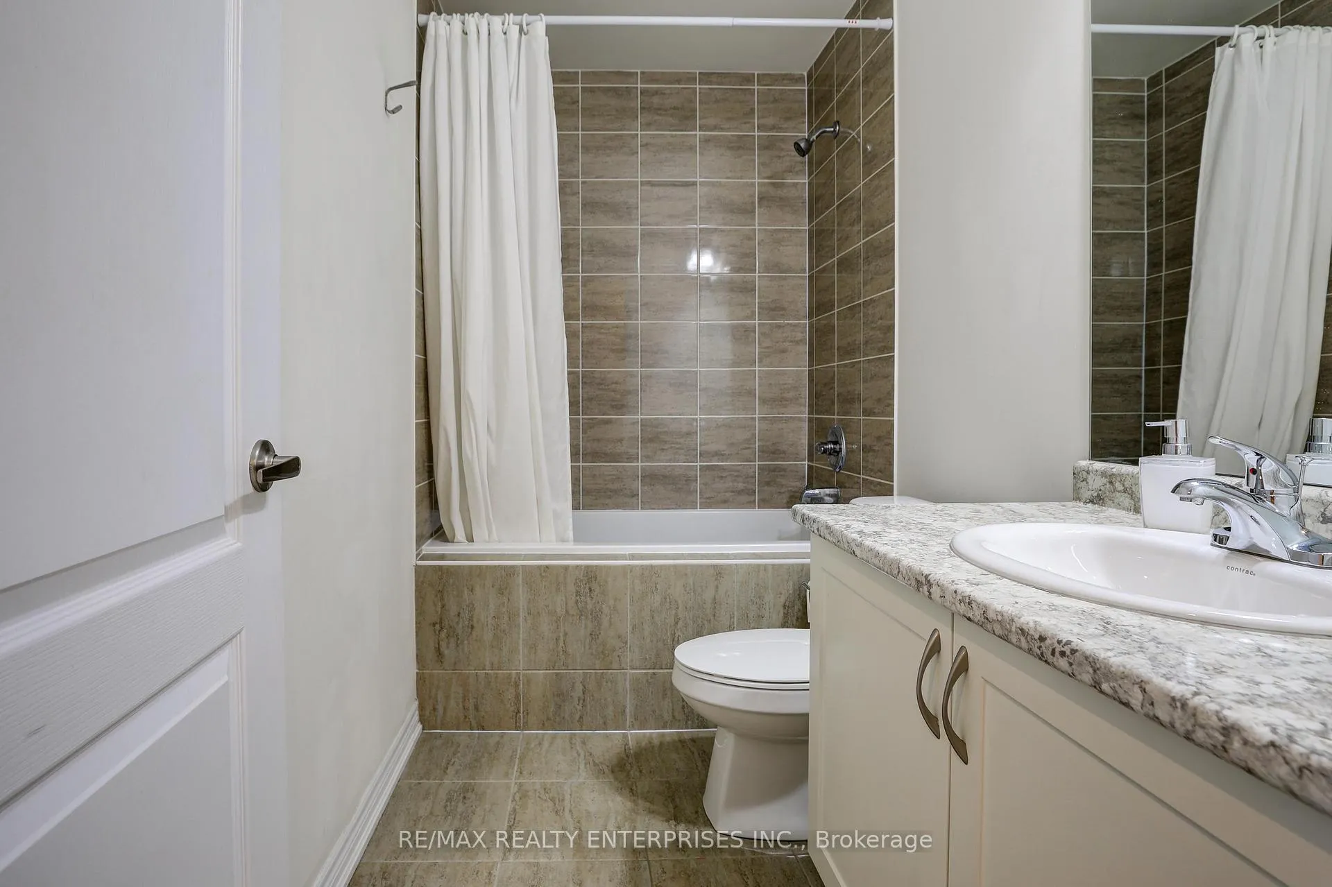 Photo 22 of 51 Davenfield Circle, Brampton, Bram East — HOMEH