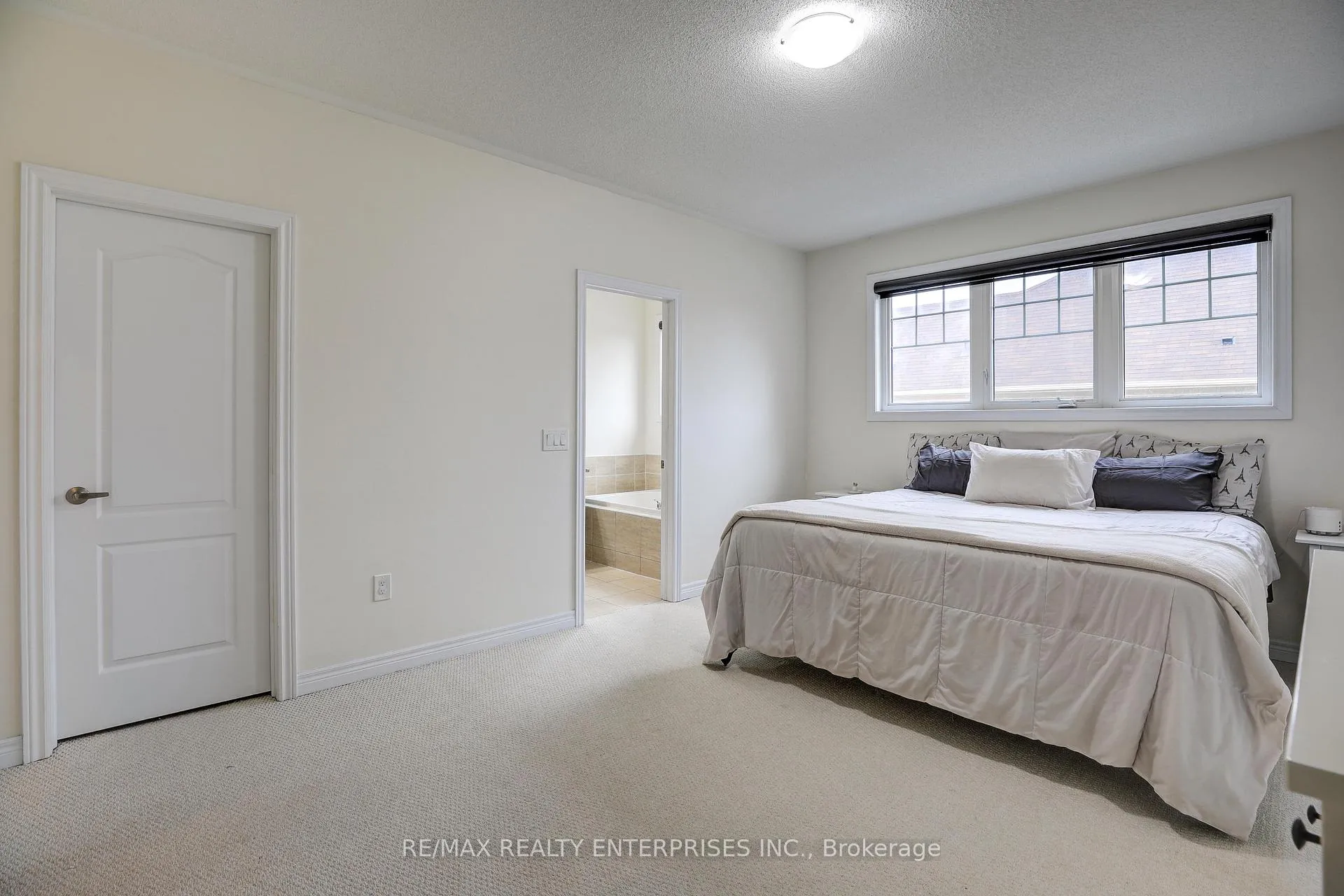Photo 25 of 51 Davenfield Circle, Brampton, Bram East — HOMEH