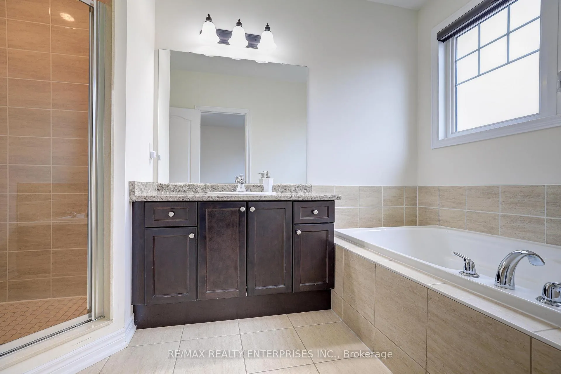 Photo 27 of 51 Davenfield Circle, Brampton, Bram East — HOMEH