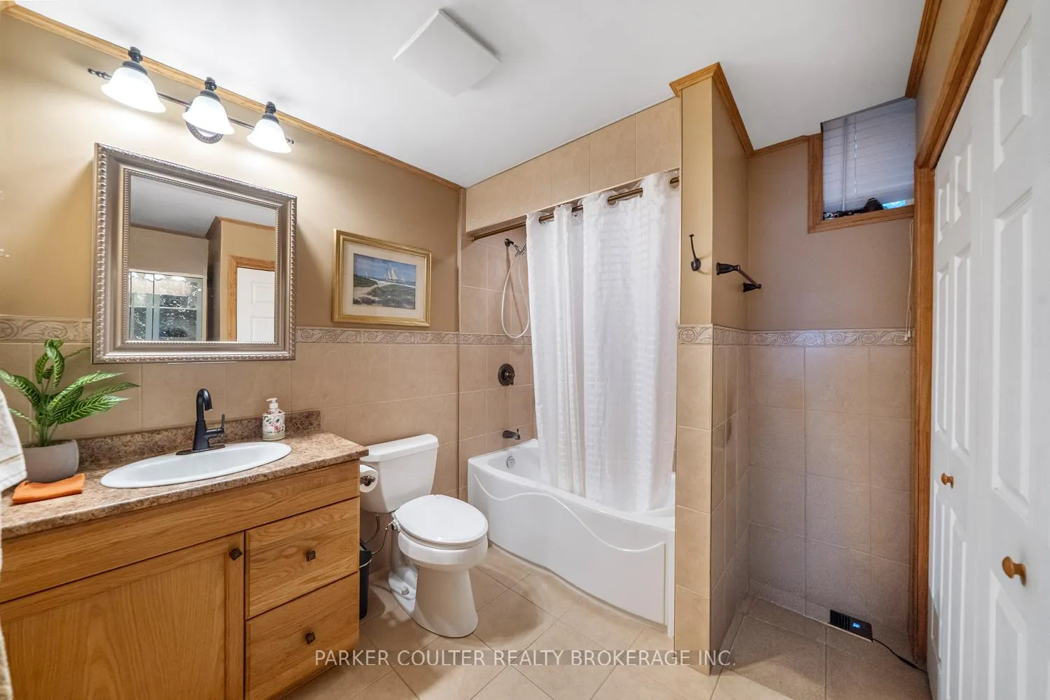 Photo 17 of 683 Ottawa Street, Midland — HOMEH