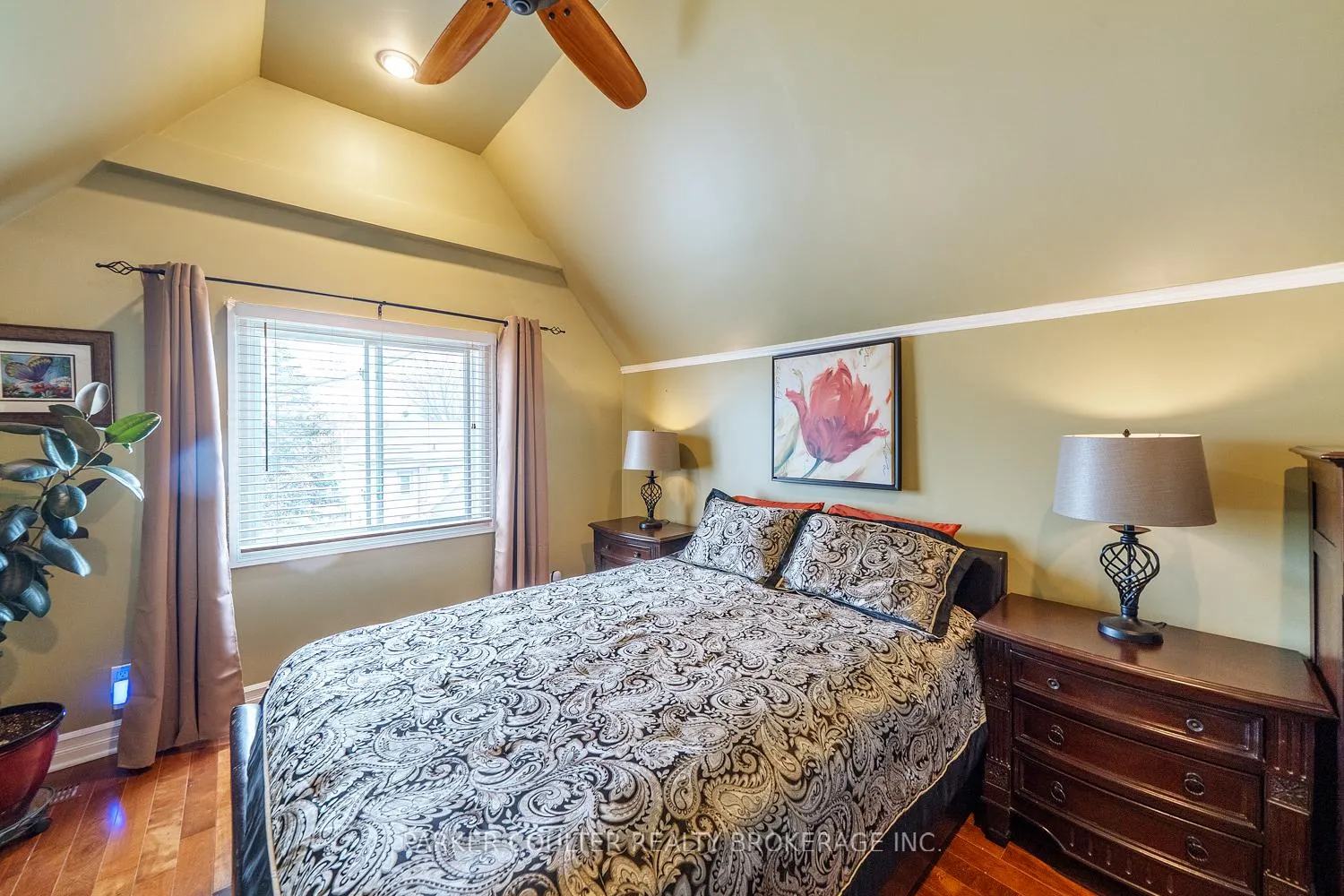 Photo 21 of 683 Ottawa Street, Midland — HOMEH