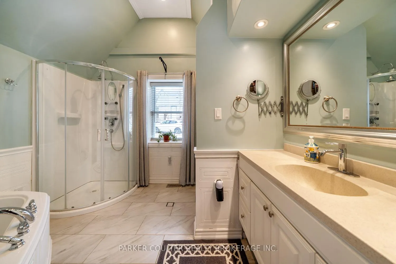 Photo 23 of 683 Ottawa Street, Midland — HOMEH