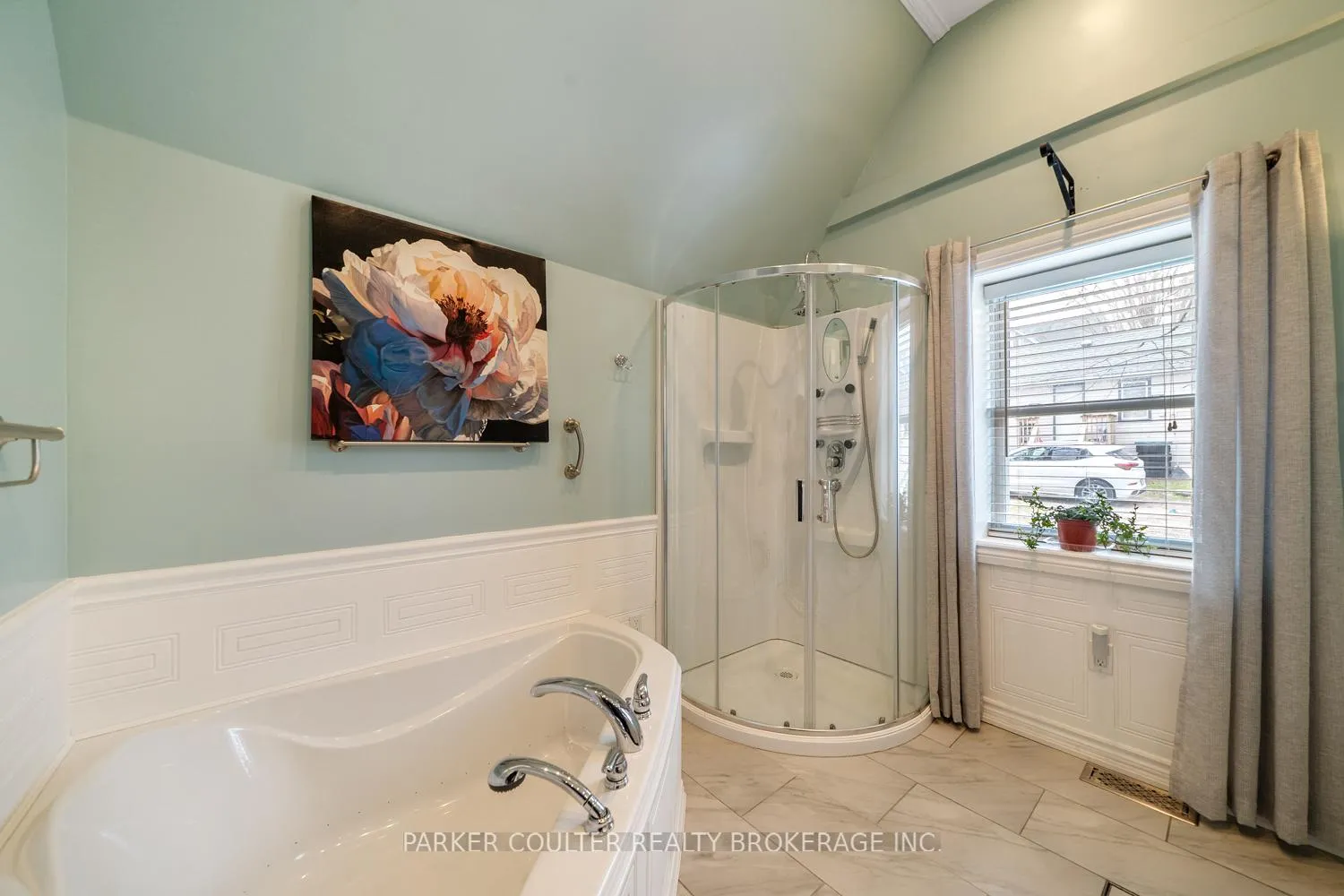 Photo 24 of 683 Ottawa Street, Midland — HOMEH