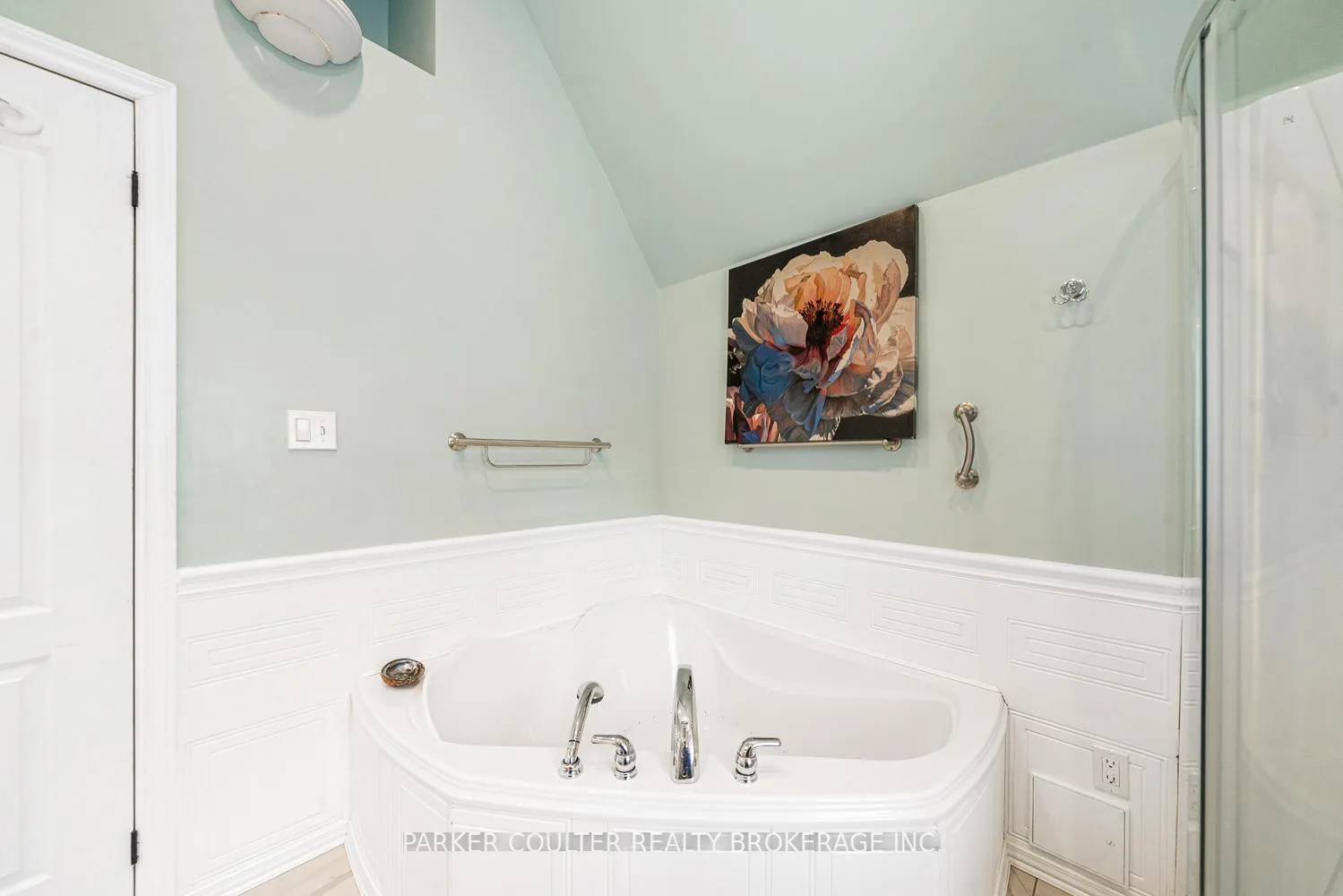 Photo 25 of 683 Ottawa Street, Midland — HOMEH
