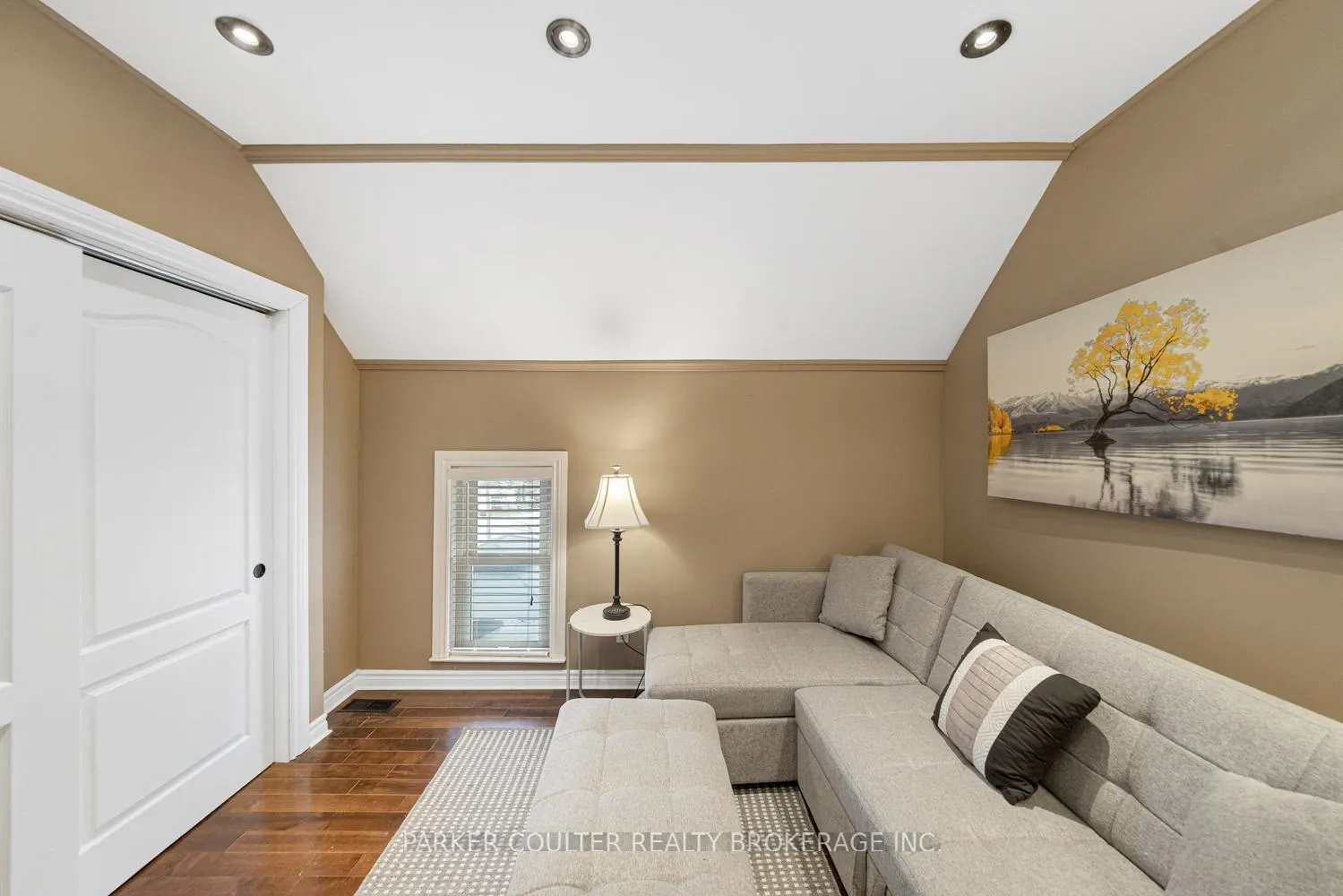 Photo 29 of 683 Ottawa Street, Midland — HOMEH