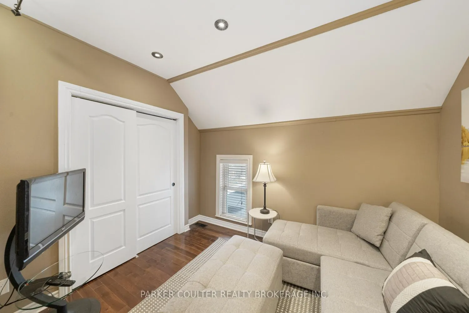 Photo 30 of 683 Ottawa Street, Midland — HOMEH