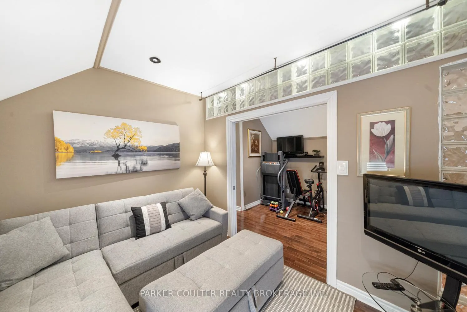Photo 31 of 683 Ottawa Street, Midland — HOMEH