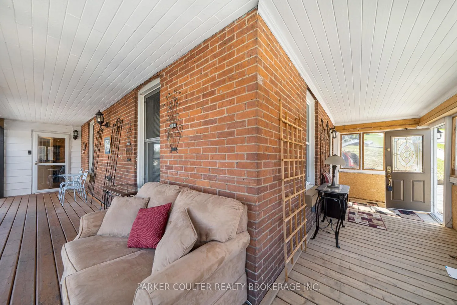 Photo 35 of 683 Ottawa Street, Midland — HOMEH