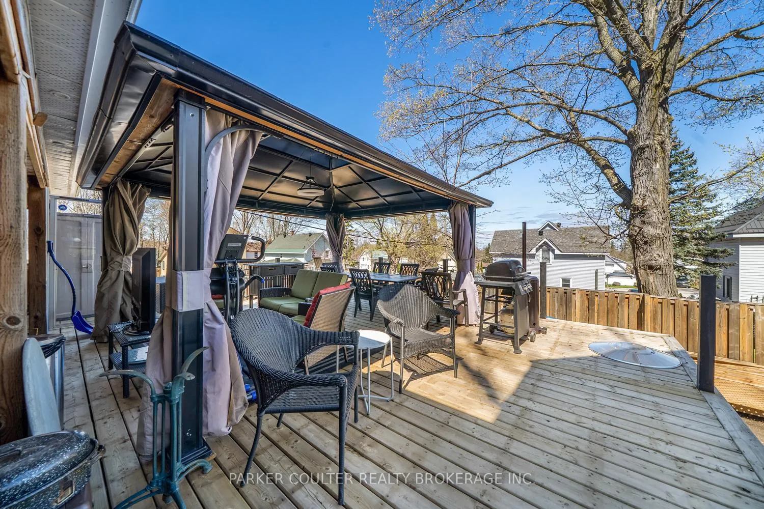 Photo 38 of 683 Ottawa Street, Midland — HOMEH