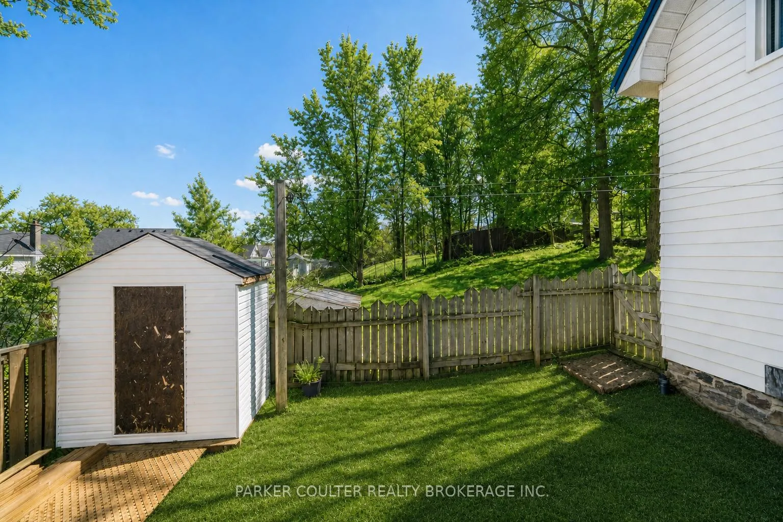 Photo 39 of 683 Ottawa Street, Midland — HOMEH