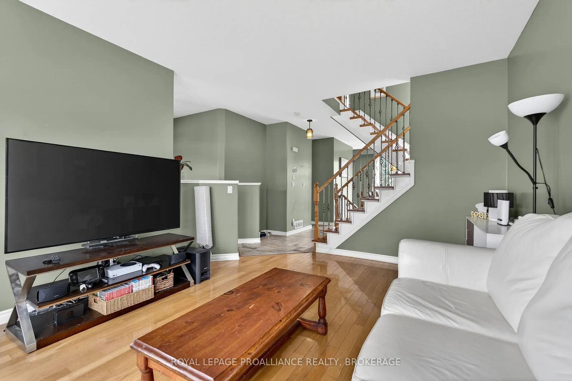 Photo 5 of 45 Biscayne Street, Kingston, Kingston East (Incl Barret Crt) — HOMEH