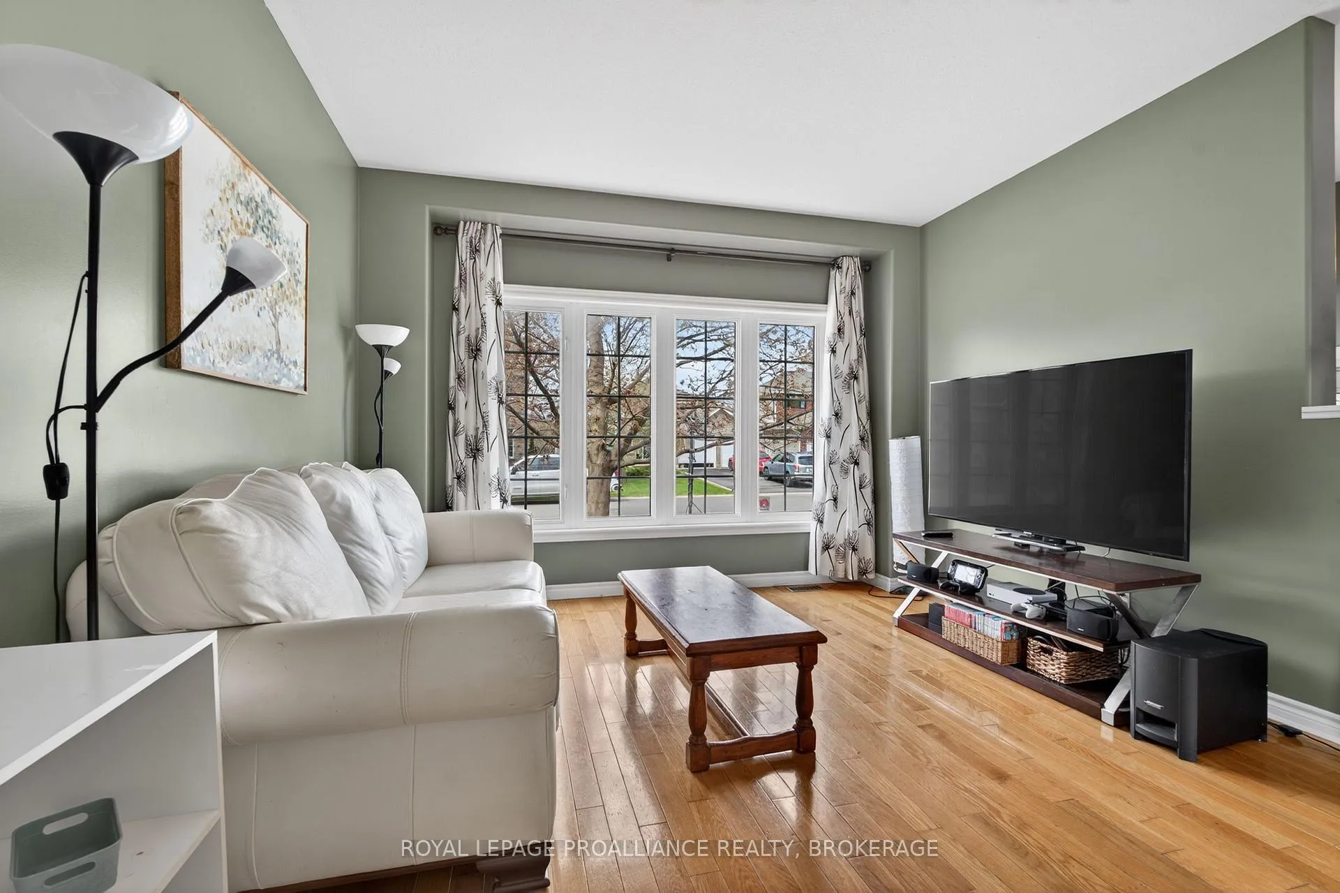 Photo 7 of 45 Biscayne Street, Kingston, Kingston East (Incl Barret Crt) — HOMEH