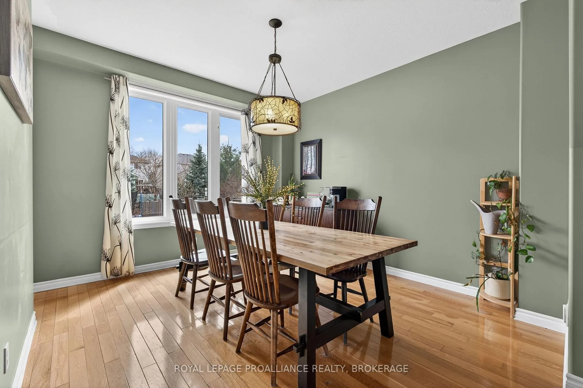 Photo 9 of 45 Biscayne Street, Kingston, Kingston East (Incl Barret Crt) — HOMEH